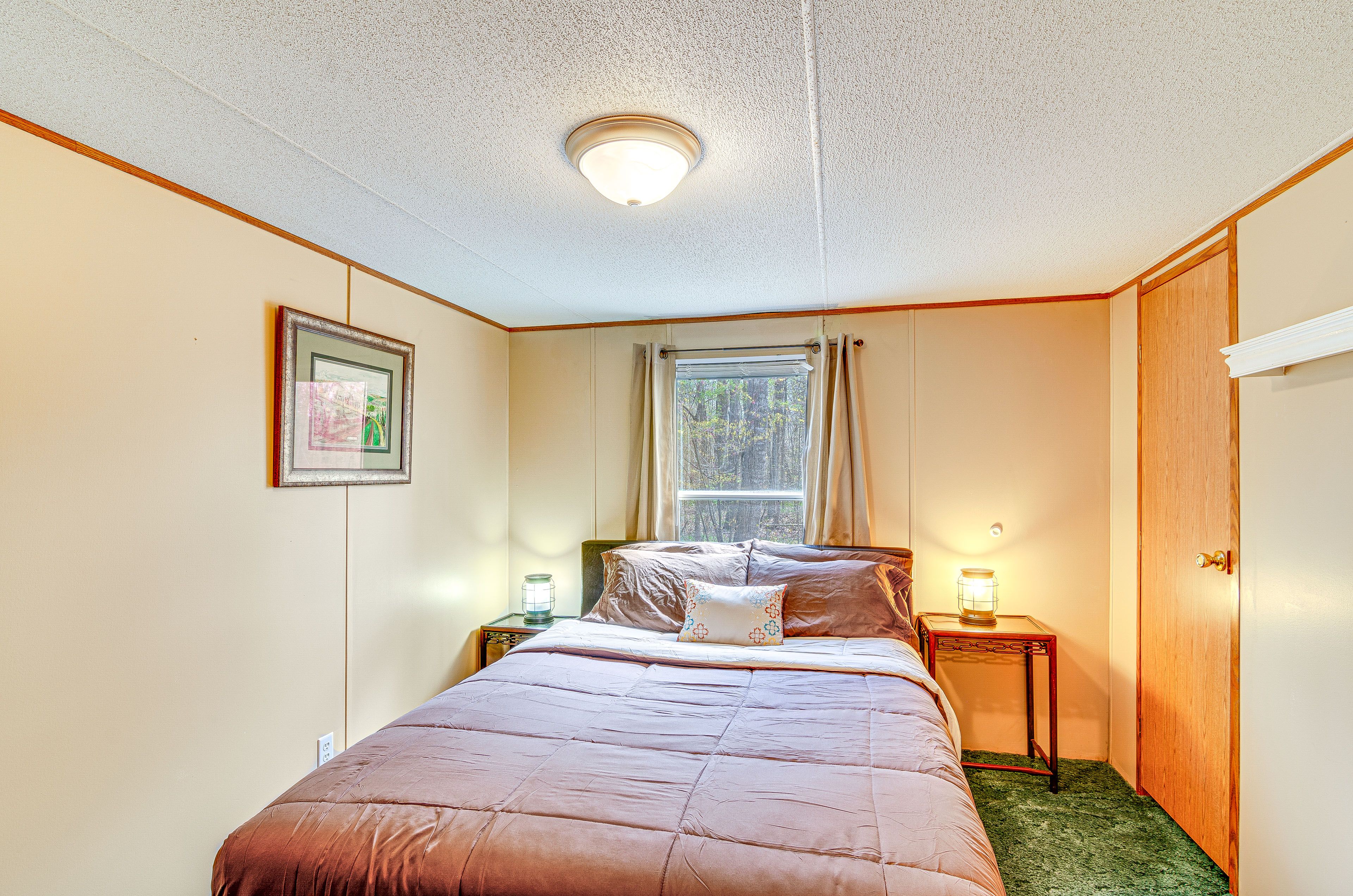 Bedroom 2 | Queen Bed