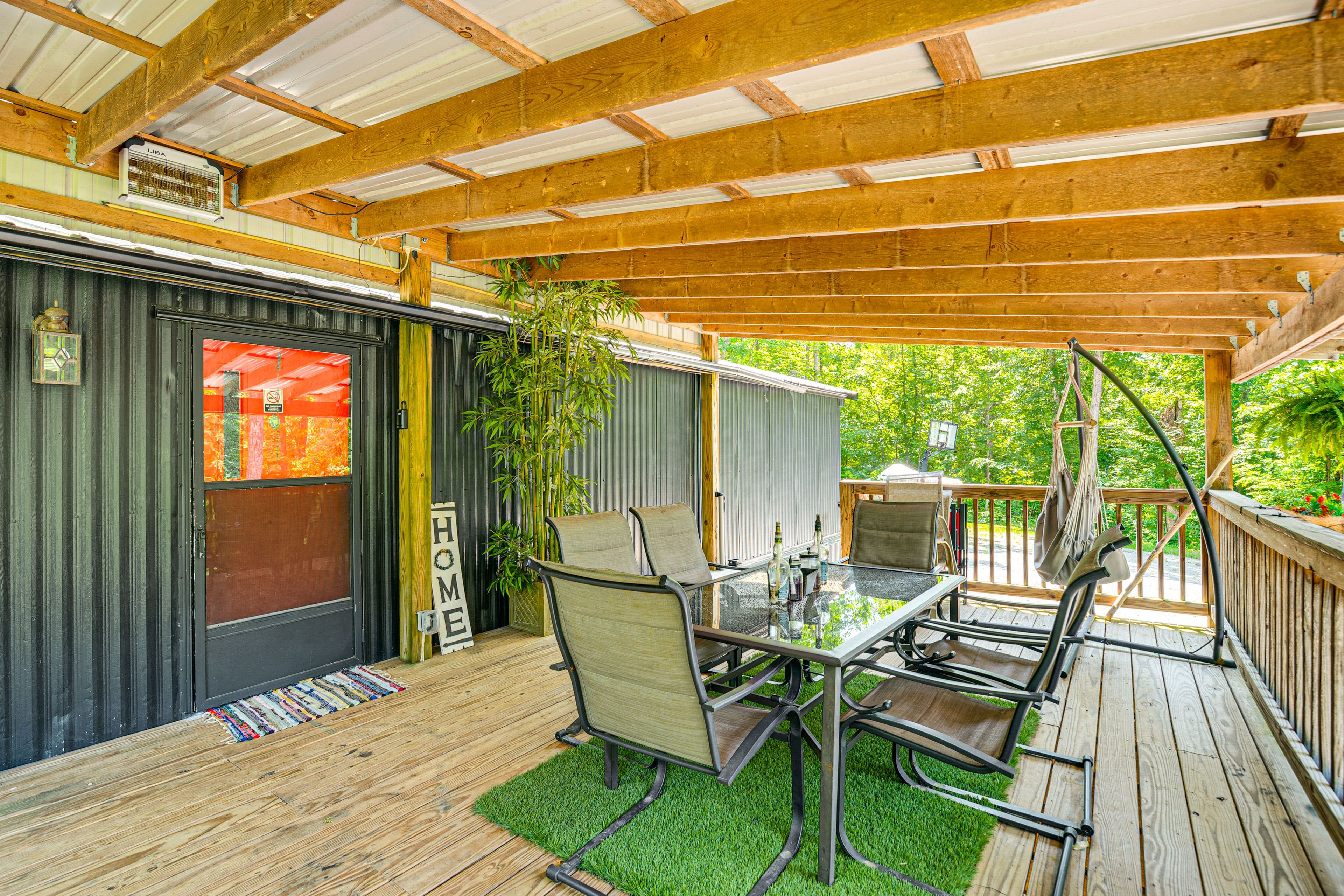 Outdoor Dining Area | Grill