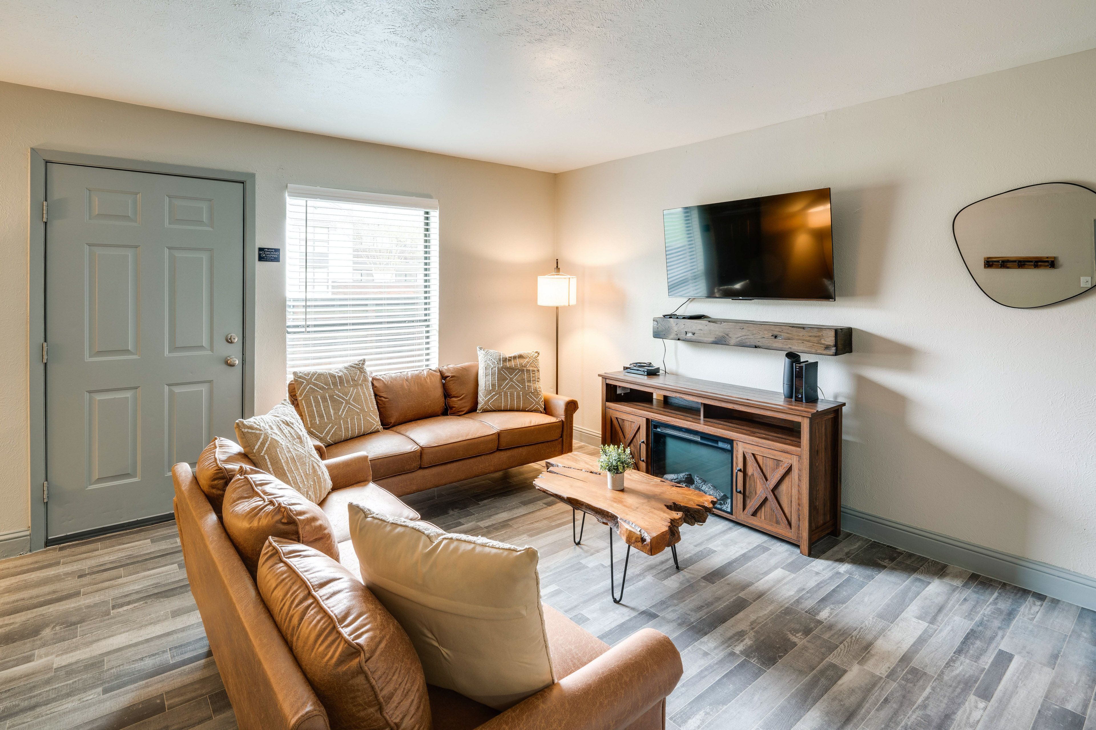 Living Room | Free WiFi | Central A/C & Heat