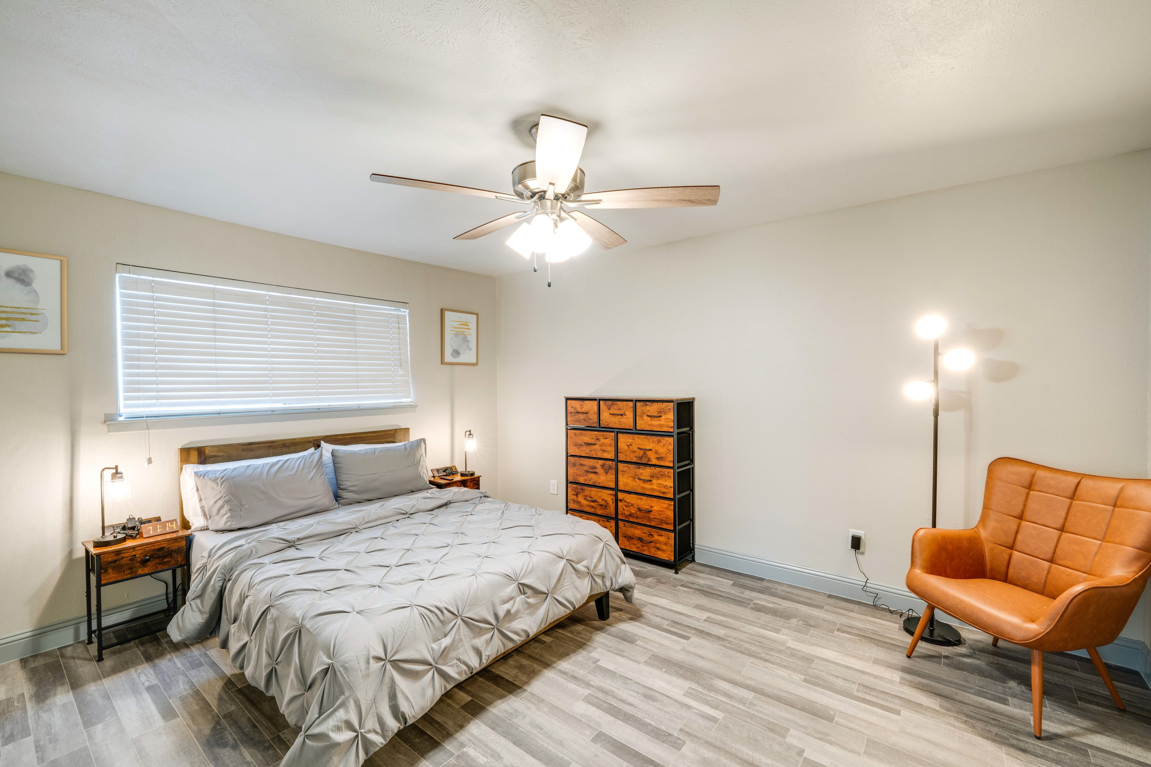 Bedroom 1 | Queen Bed