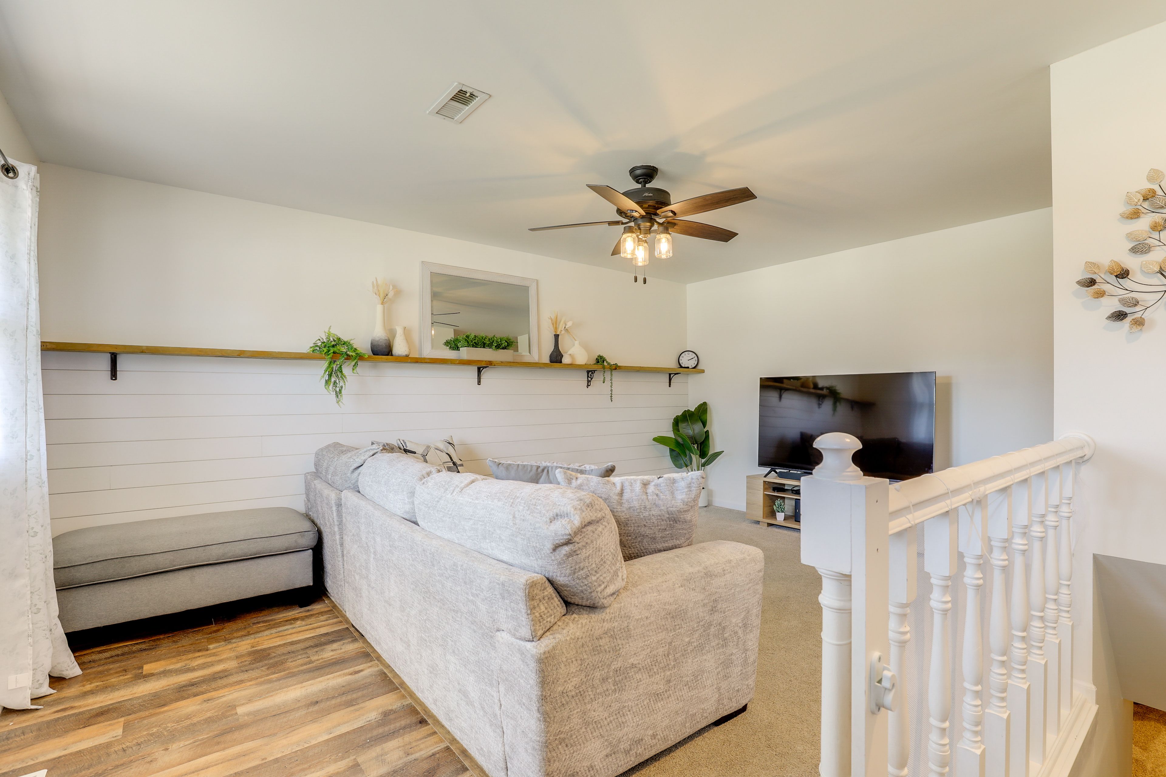 Living Room | Main Level | Smart TV | Free WiFi | Central A/C & Heating