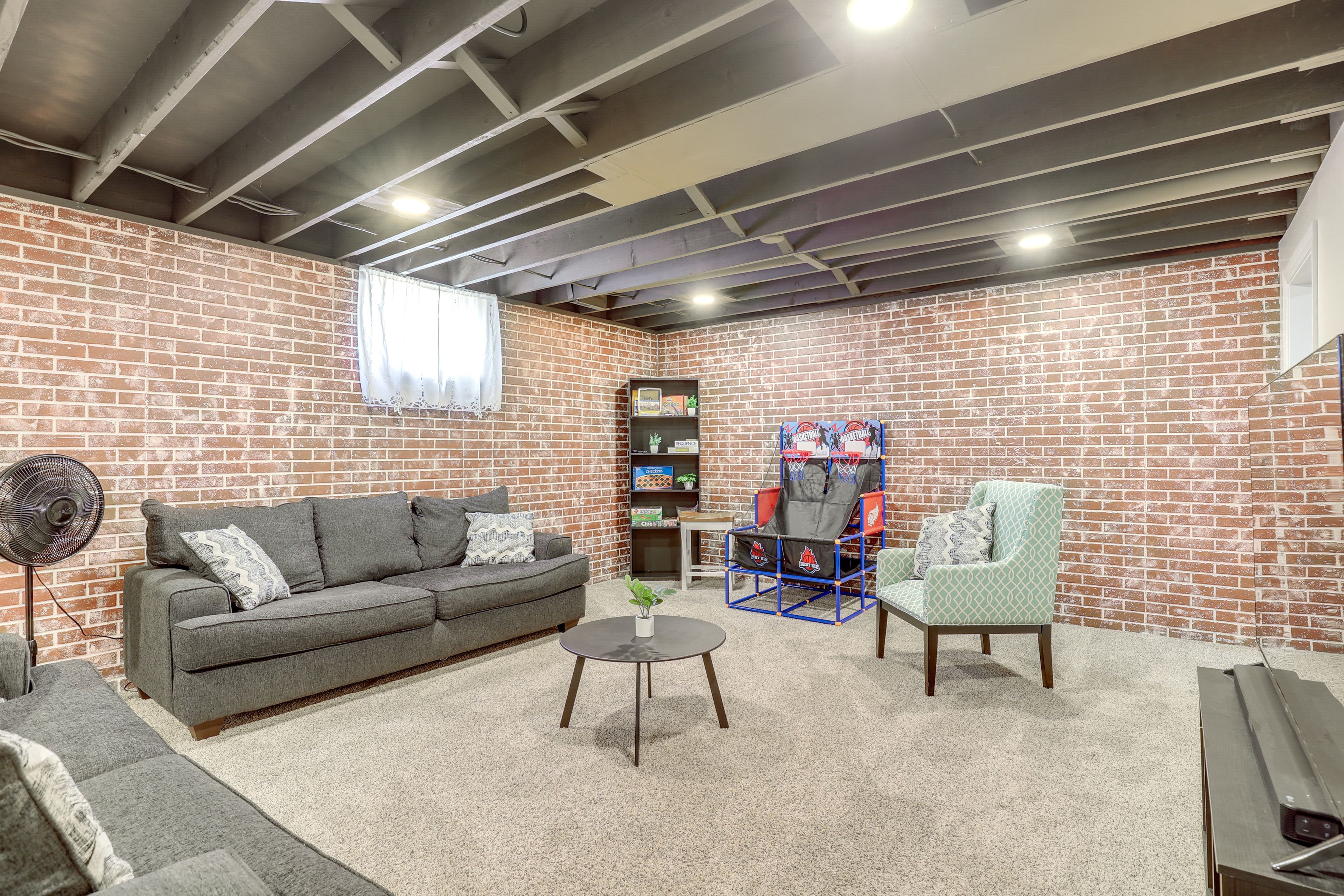 Game Room | Lower Level | Queen Bed