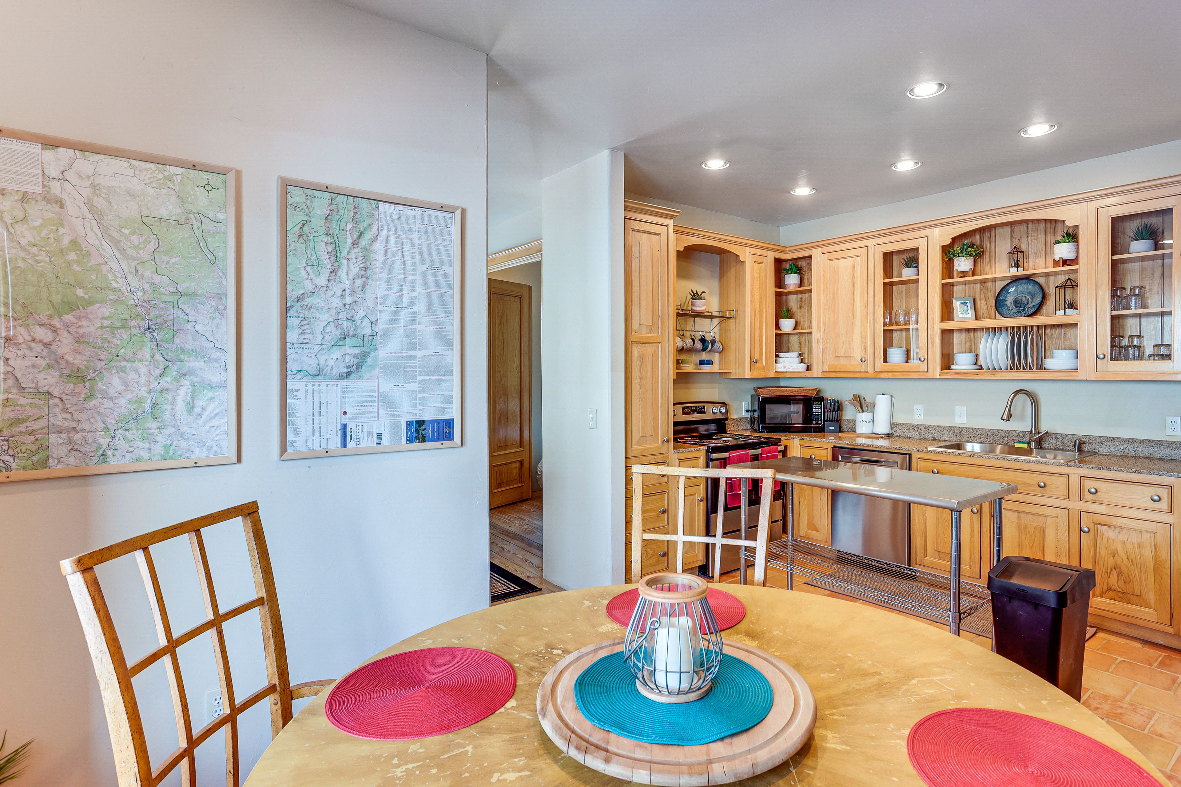 Dining Area | Kitchen