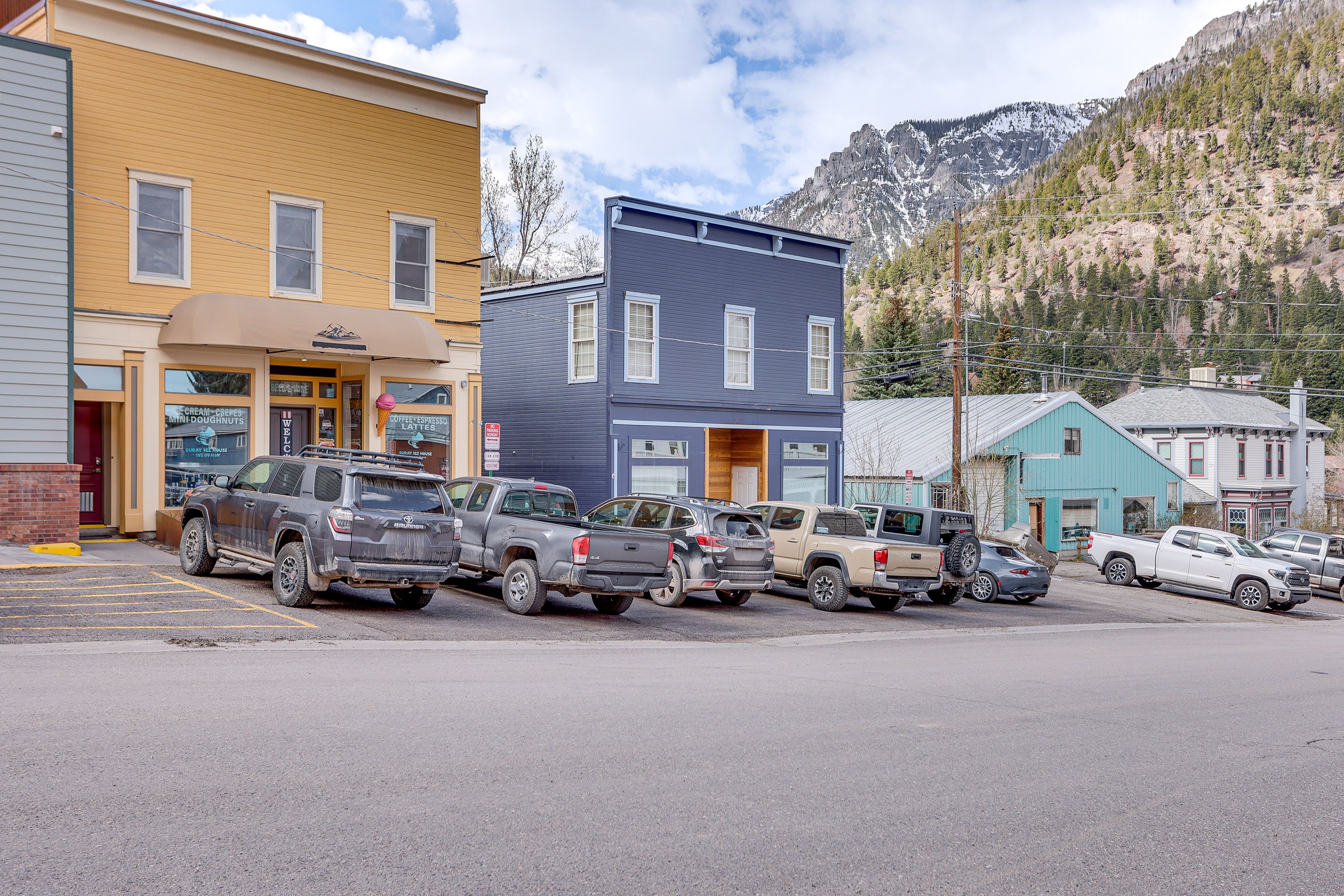 Townhome Exterior | Street Parking