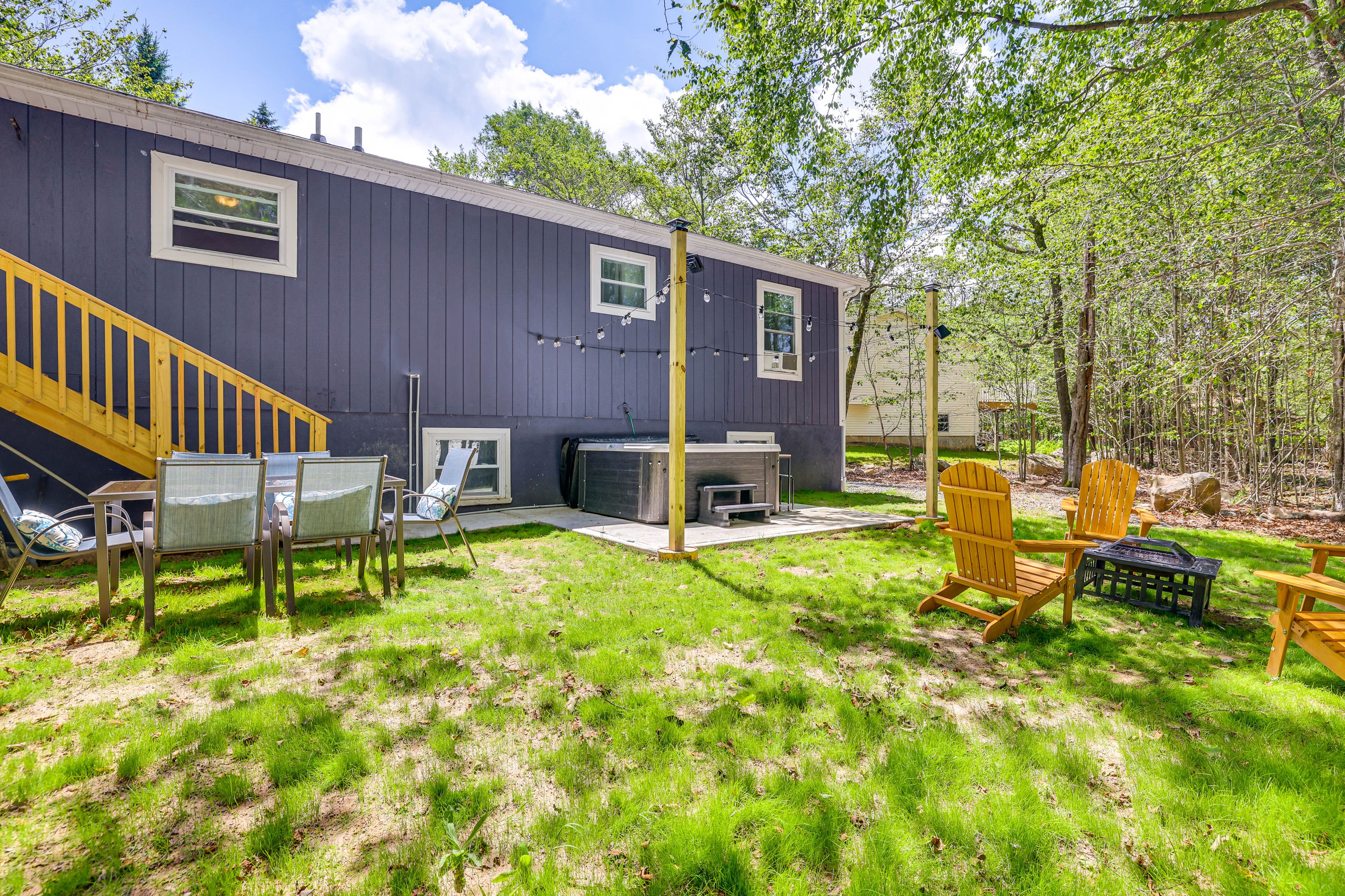 Backyard | Private Hot Tub | Gas Grill (Propane Provided)