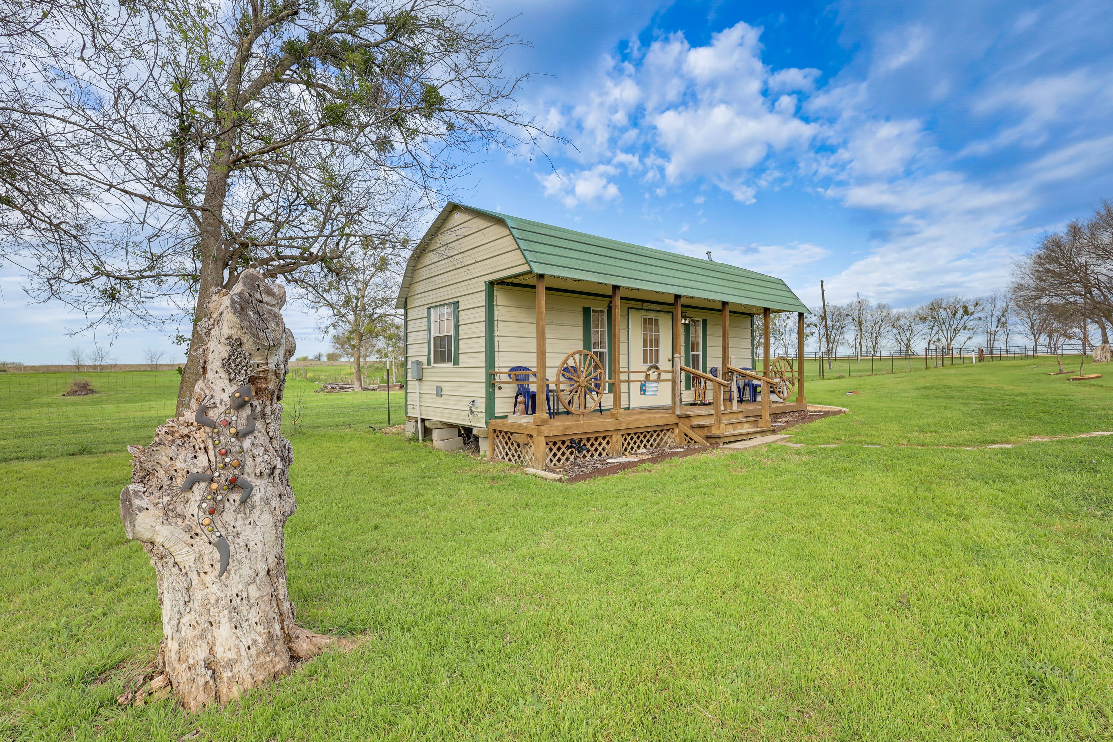 Bunkhouse Exterior