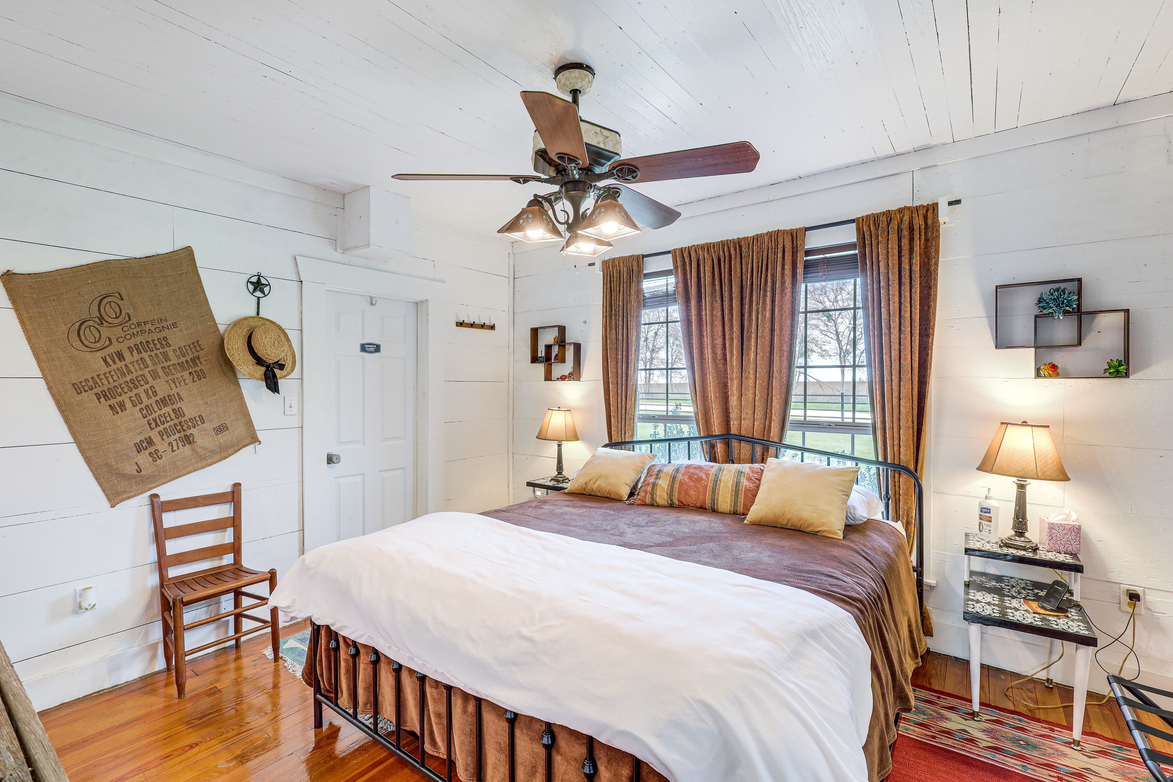 Bedroom 1 | King Bed