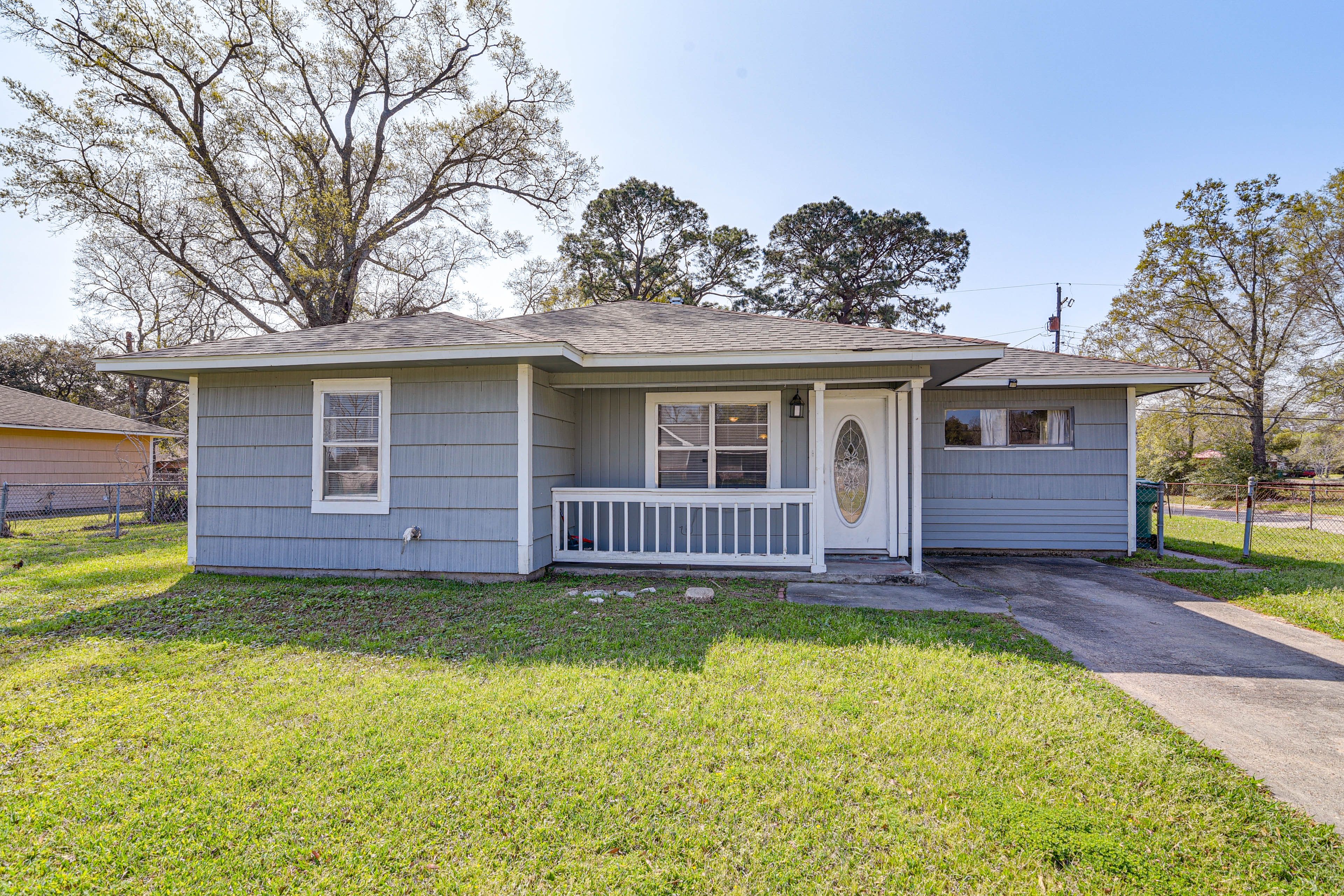 Property Exterior | 2 Steps Required