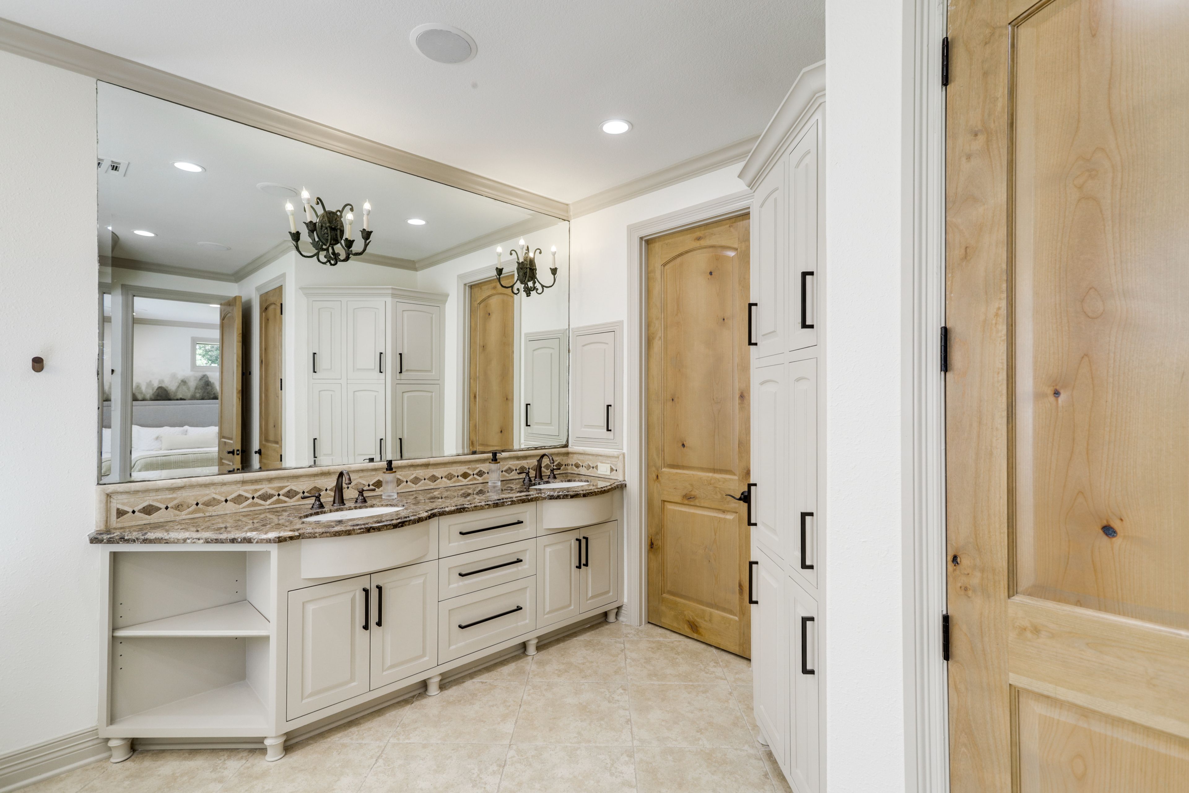 En-Suite Bathroom | 1st Floor