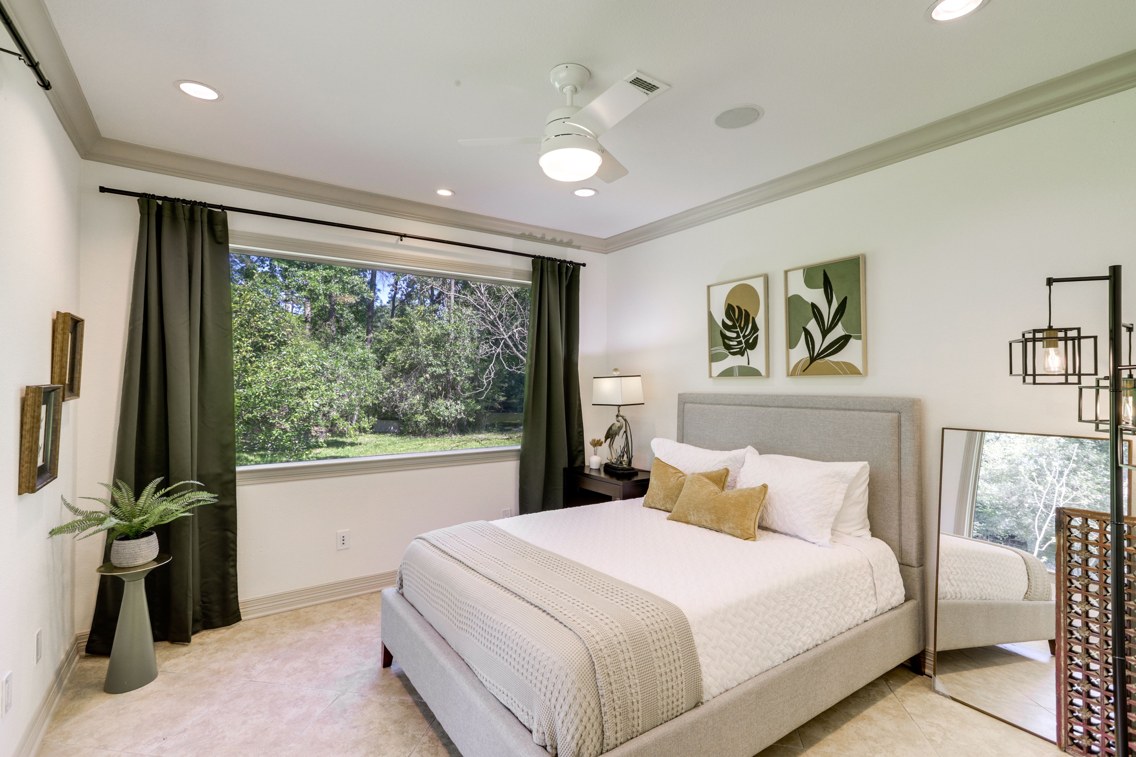 Bedroom 2 | Queen Bed | 1st Floor