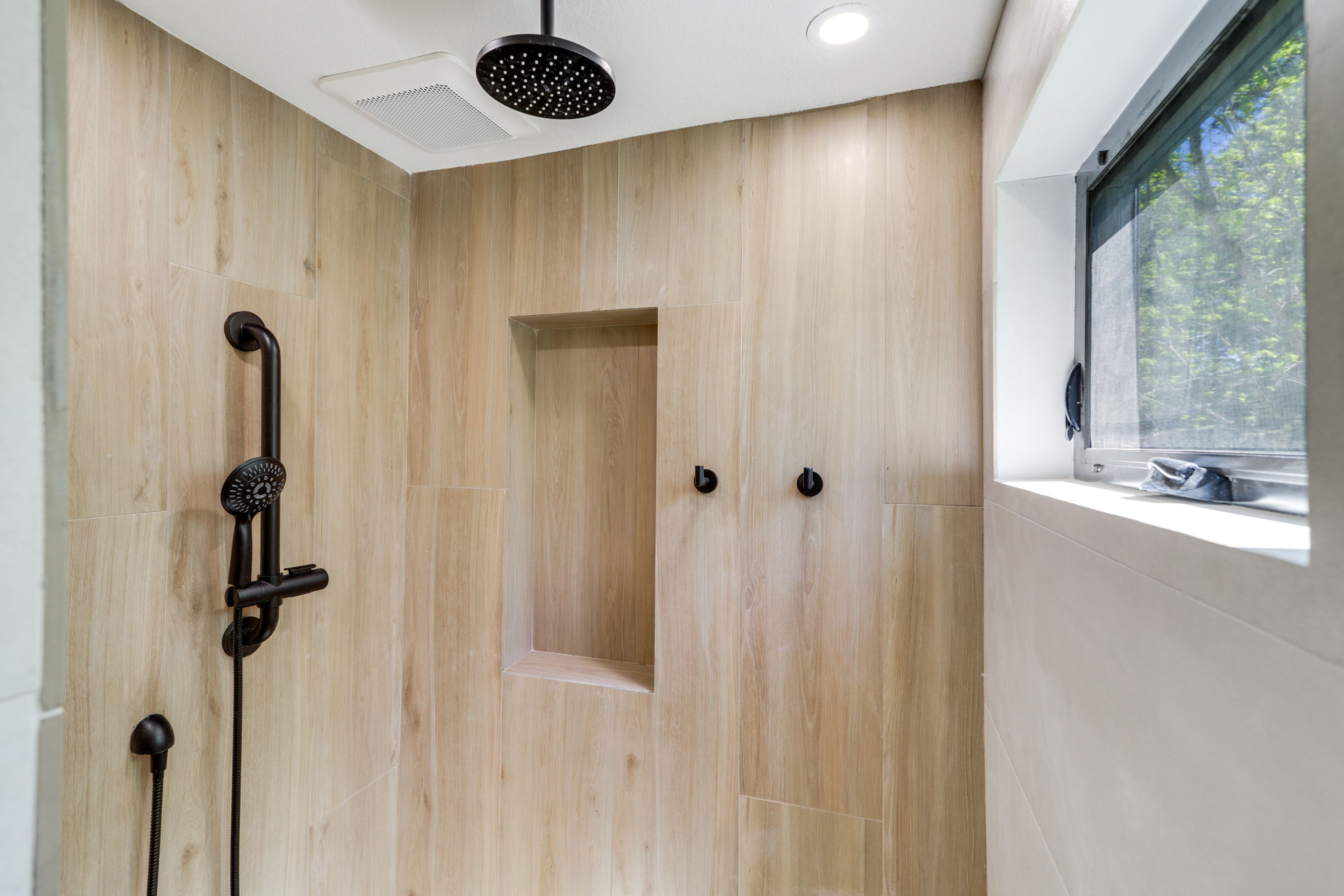Bathroom | 1st Floor