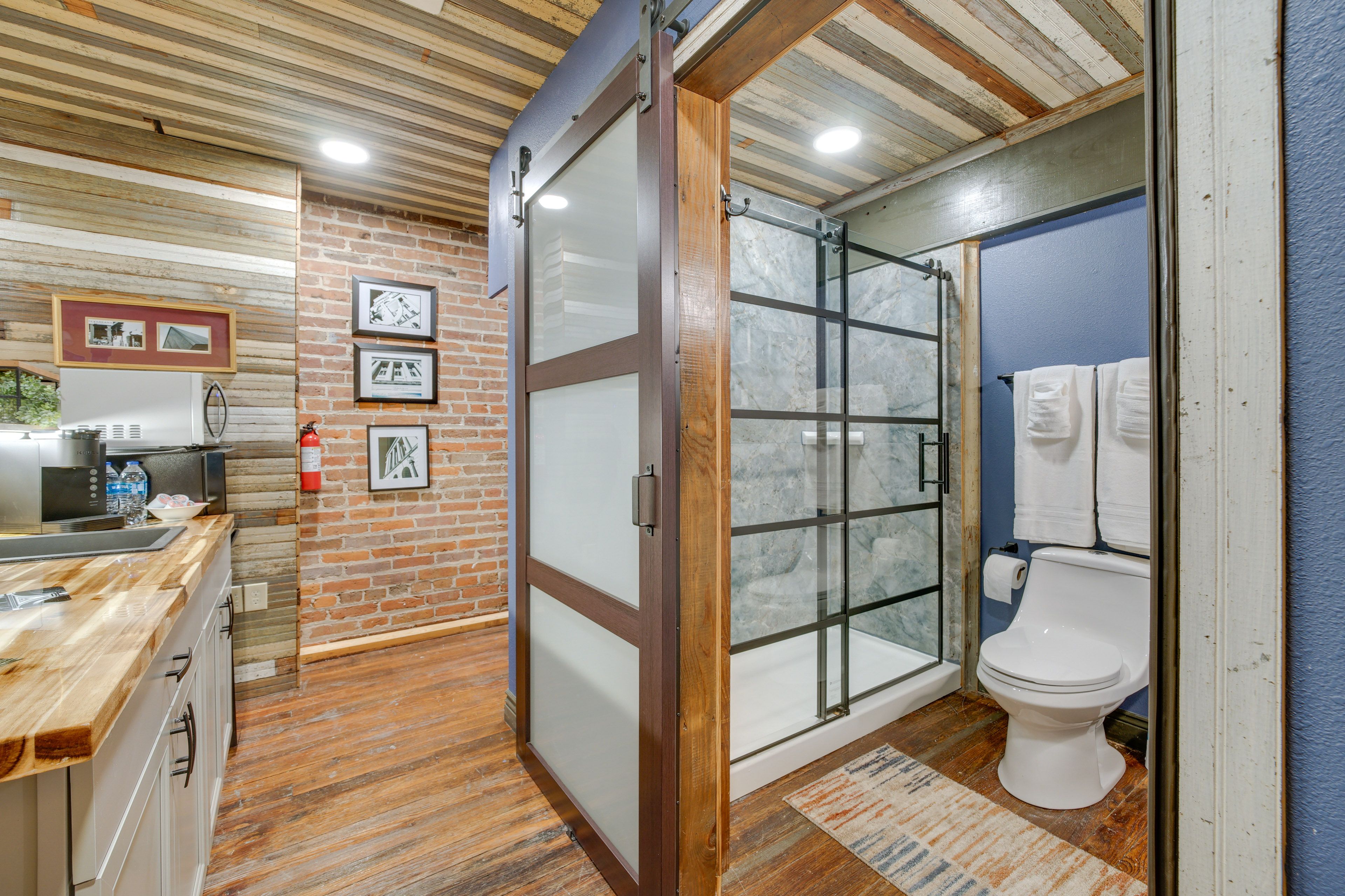 Bathroom | Walk-In Shower | Towels Provided