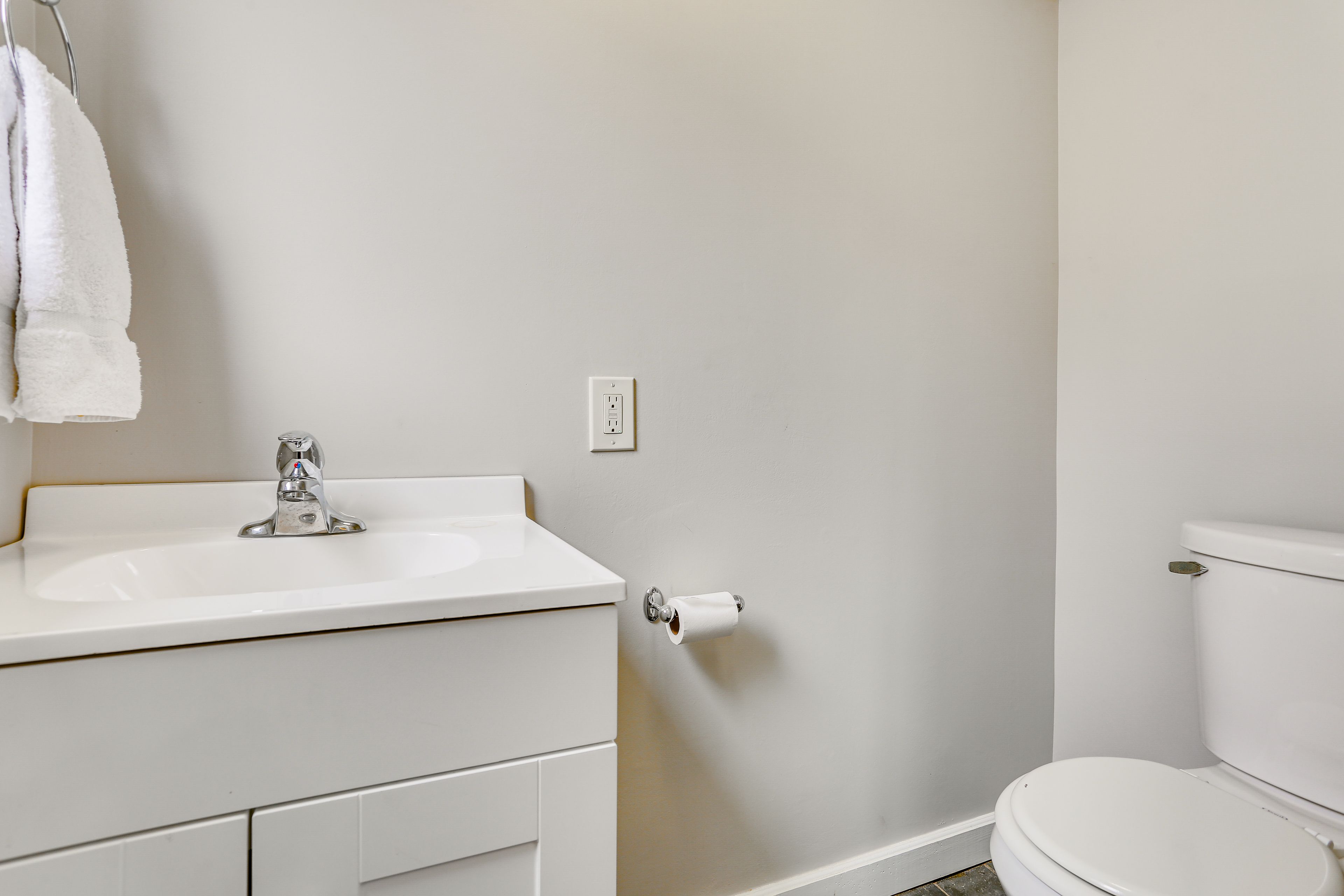 Half Bathroom | 1st Floor