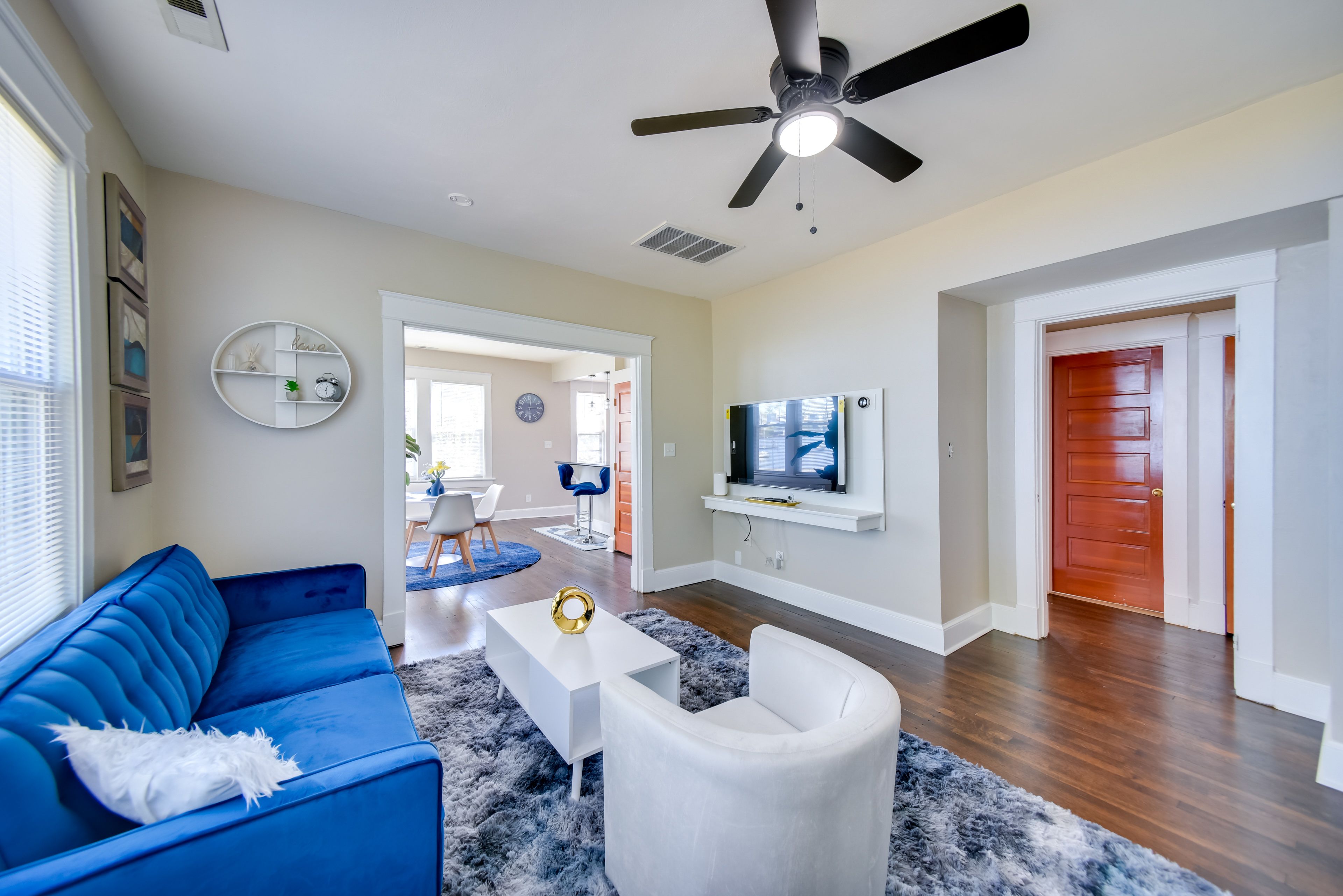 Living Room | Full Futon | Central Heating & A/C | Smart TV