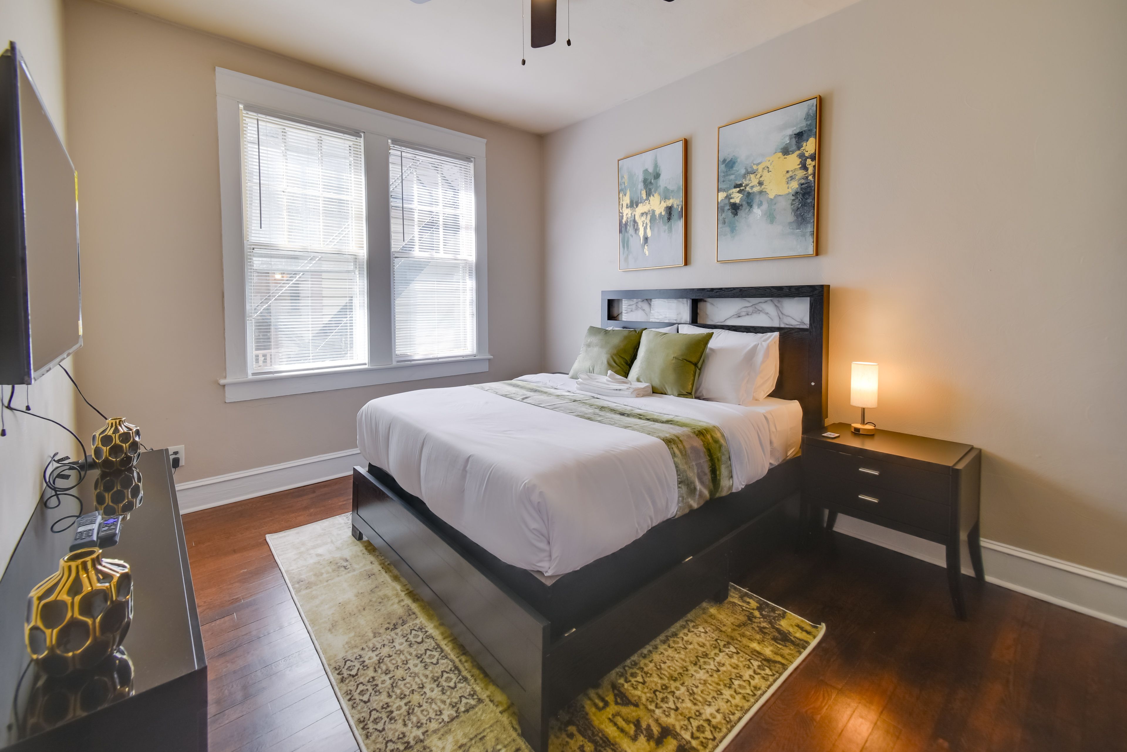 Bedroom 2 | Queen Bed