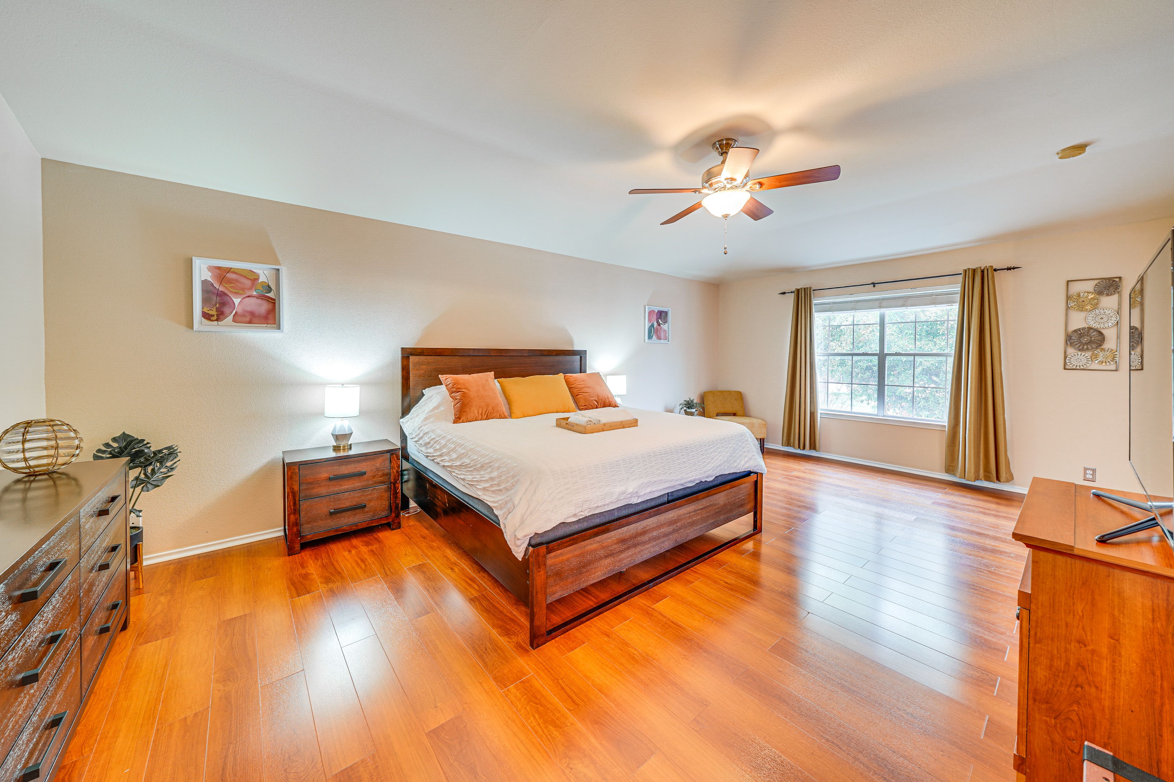 Bedroom 3 | King Bed | 2nd Floor