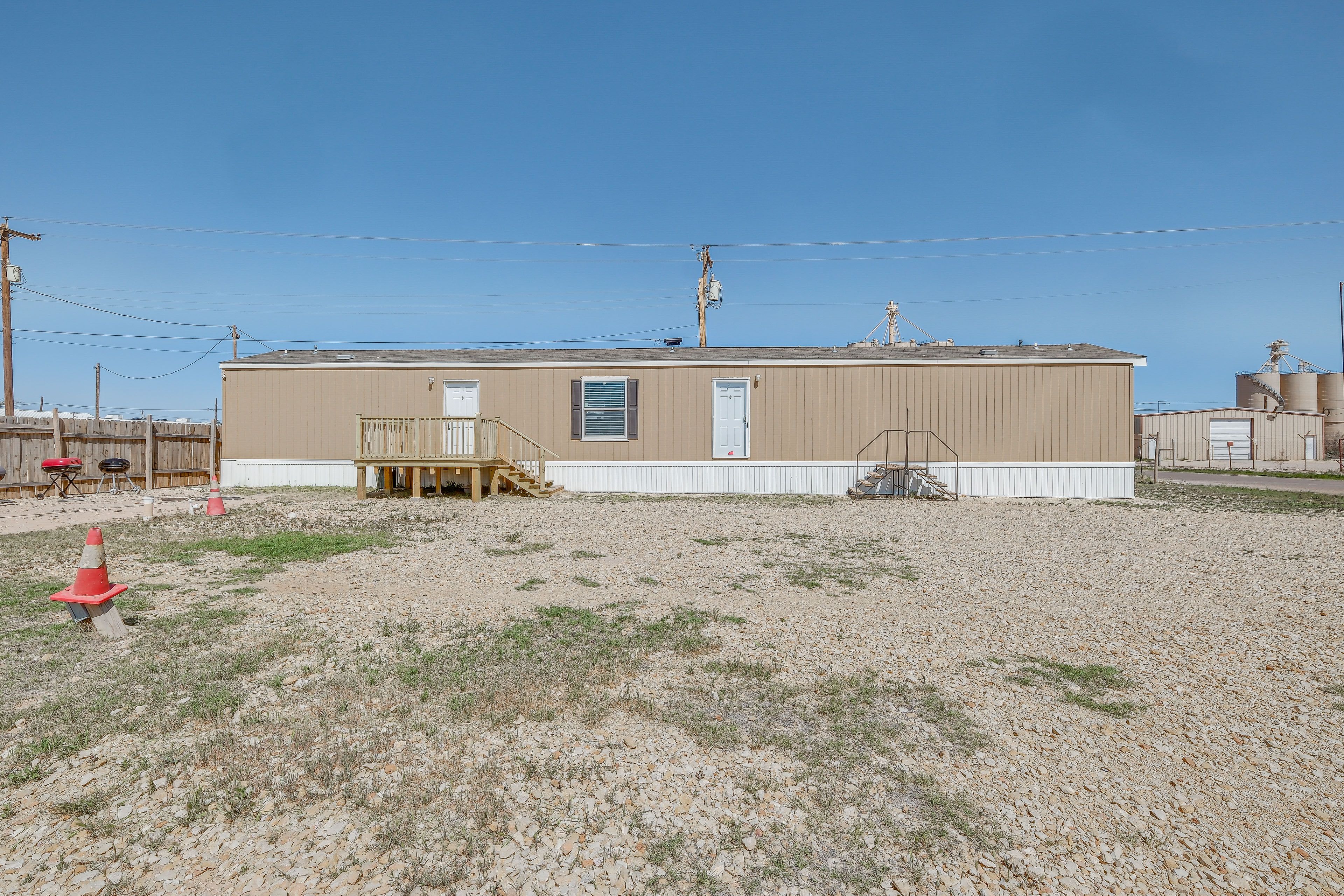 McCamey Vacation Rental | 5BR | 5BA | 1,440 Sq Ft | 6 Steps Required