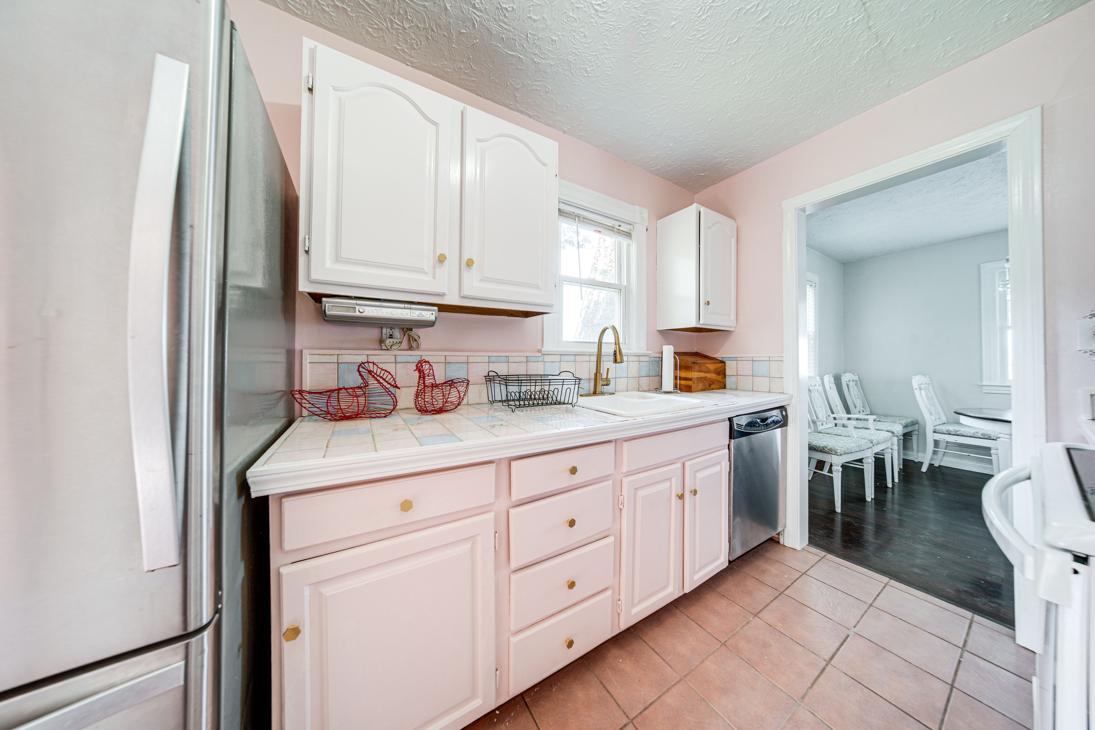 Kitchen | 1st Floor | Keurig Coffee Maker | Dishwasher | Cooking Basics