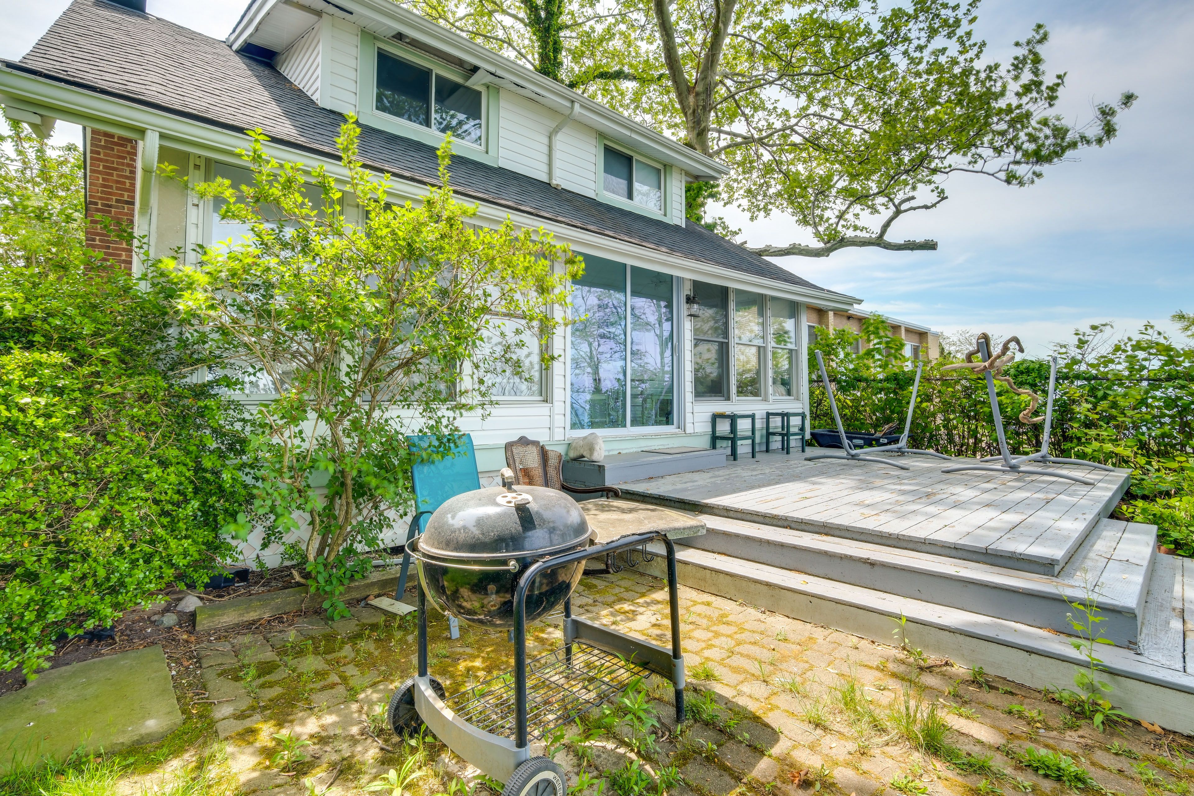 Private Yard | Deck | Fire Pit | Lake View