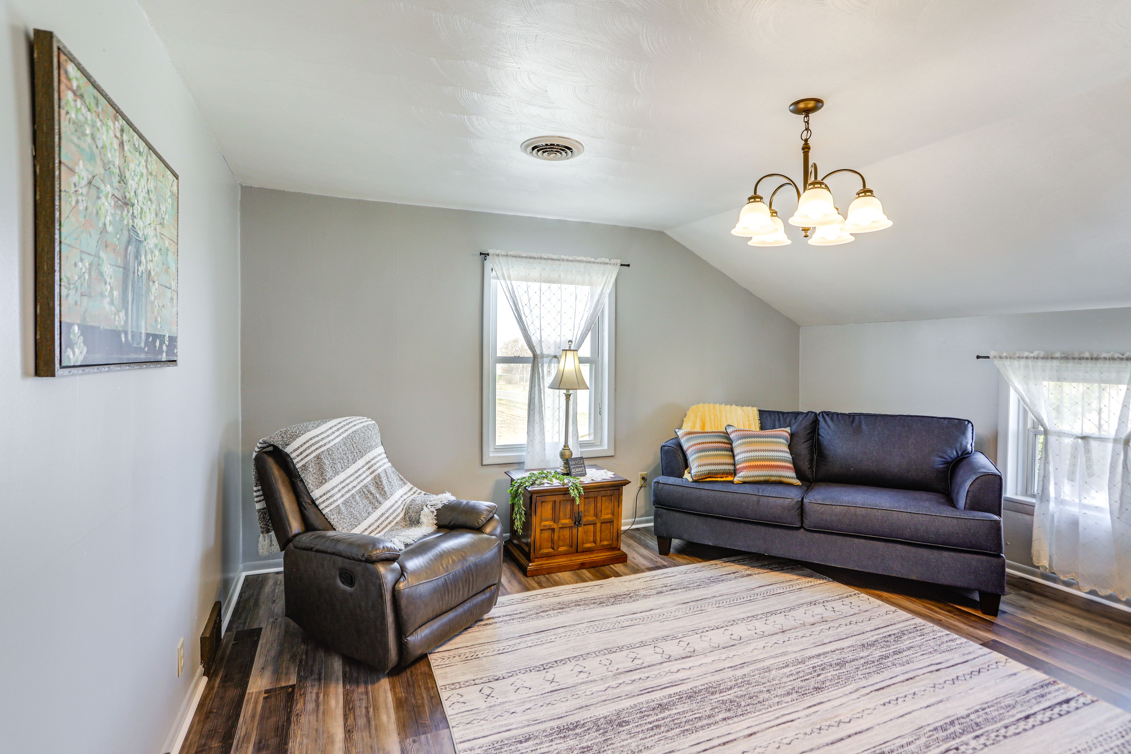 Living Room | Sleeper Sofa | Recliner Chair