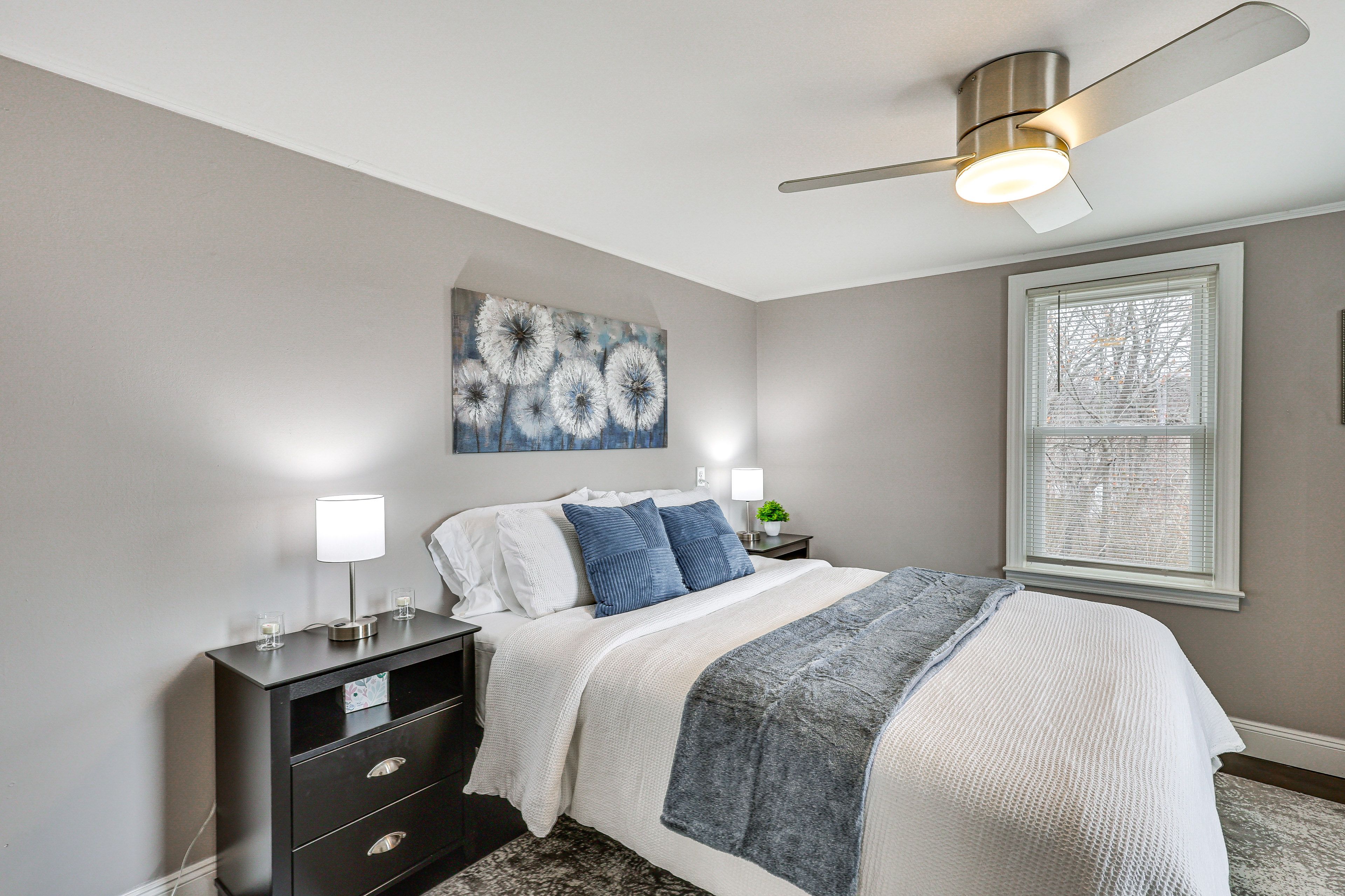 Bedroom 2 | Queen Bed | Smart TV