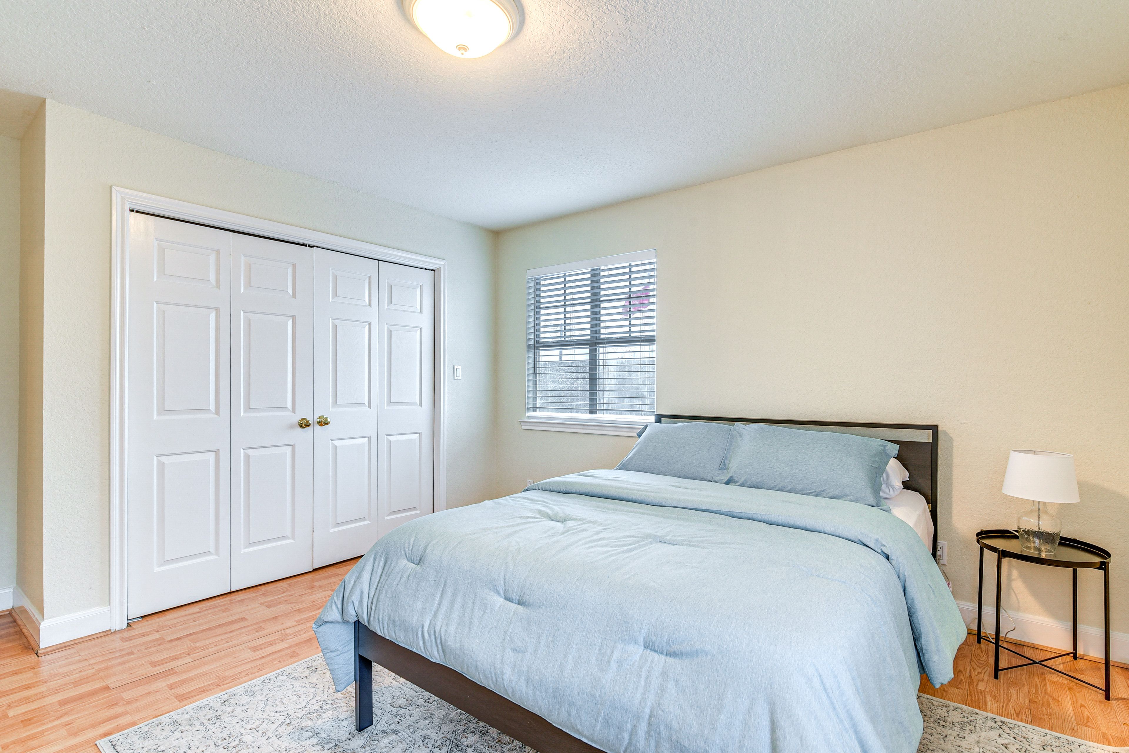Bedroom 2 | Queen Bed | Smart TV