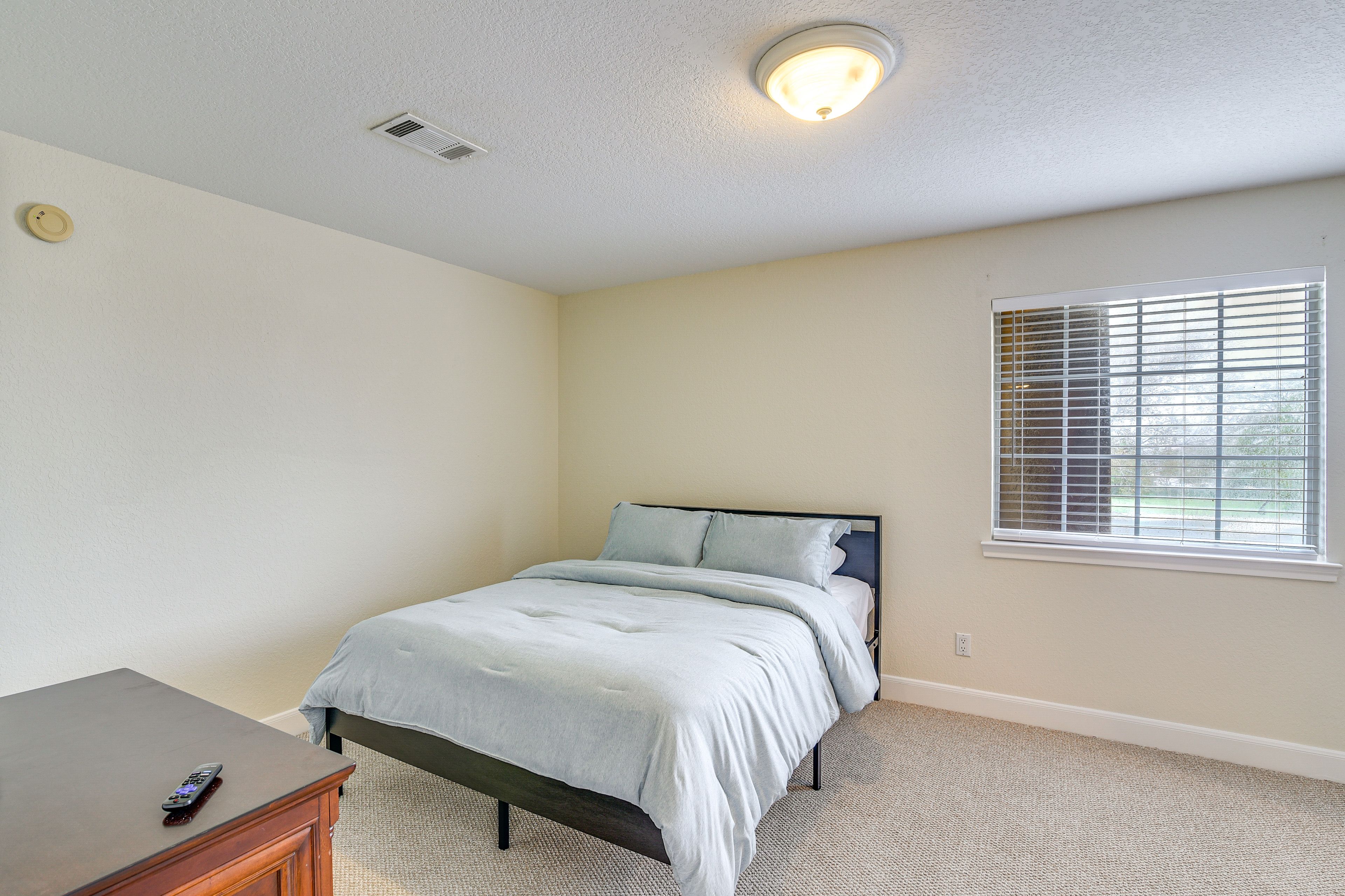 Bedroom 3 | Queen Bed | Smart TV