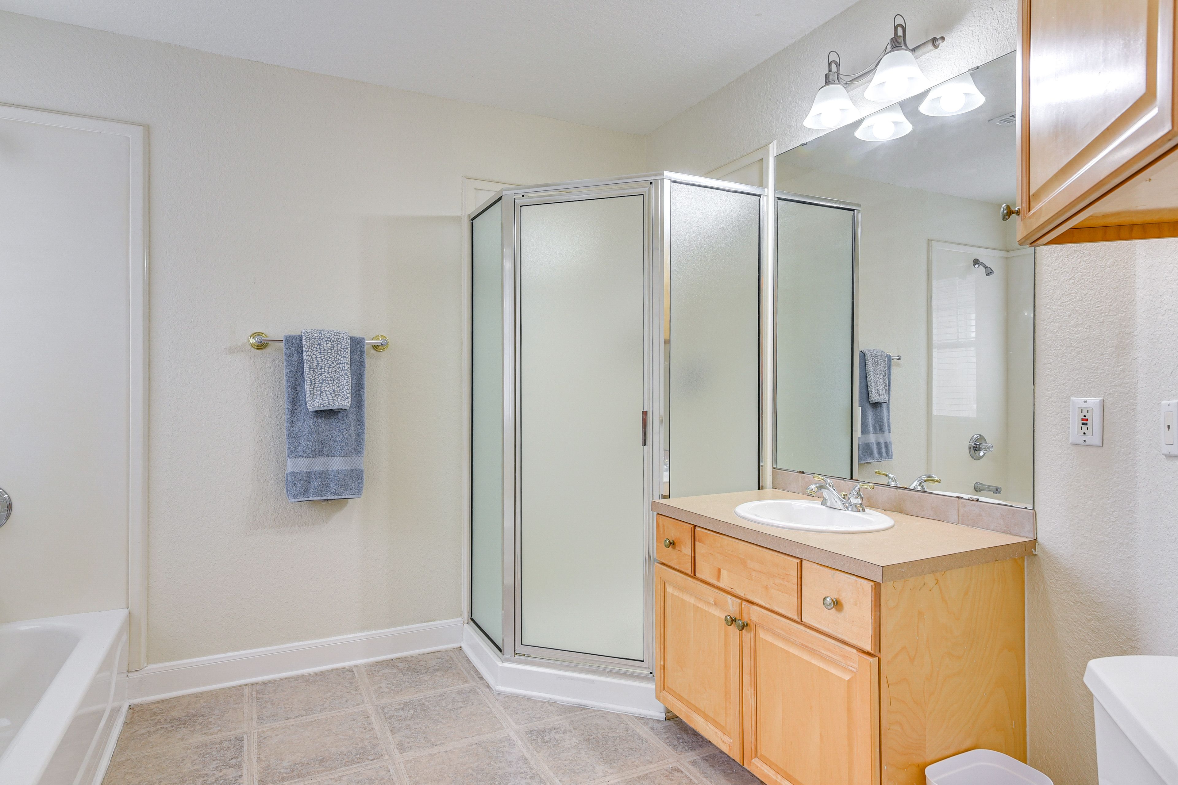 Full Bathroom