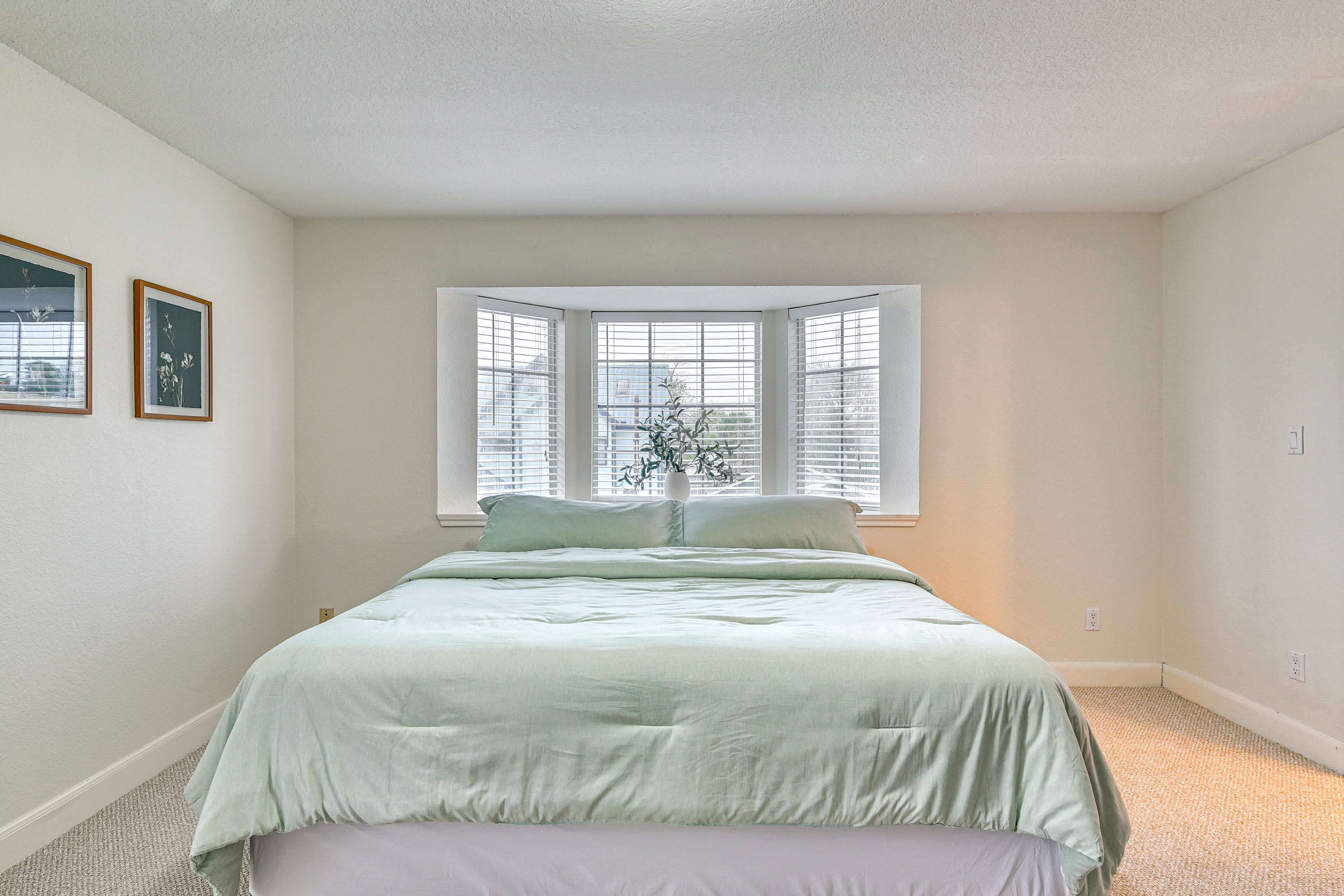 Bedroom 1 | King Bed | Smart TV | En-Suite Bathroom