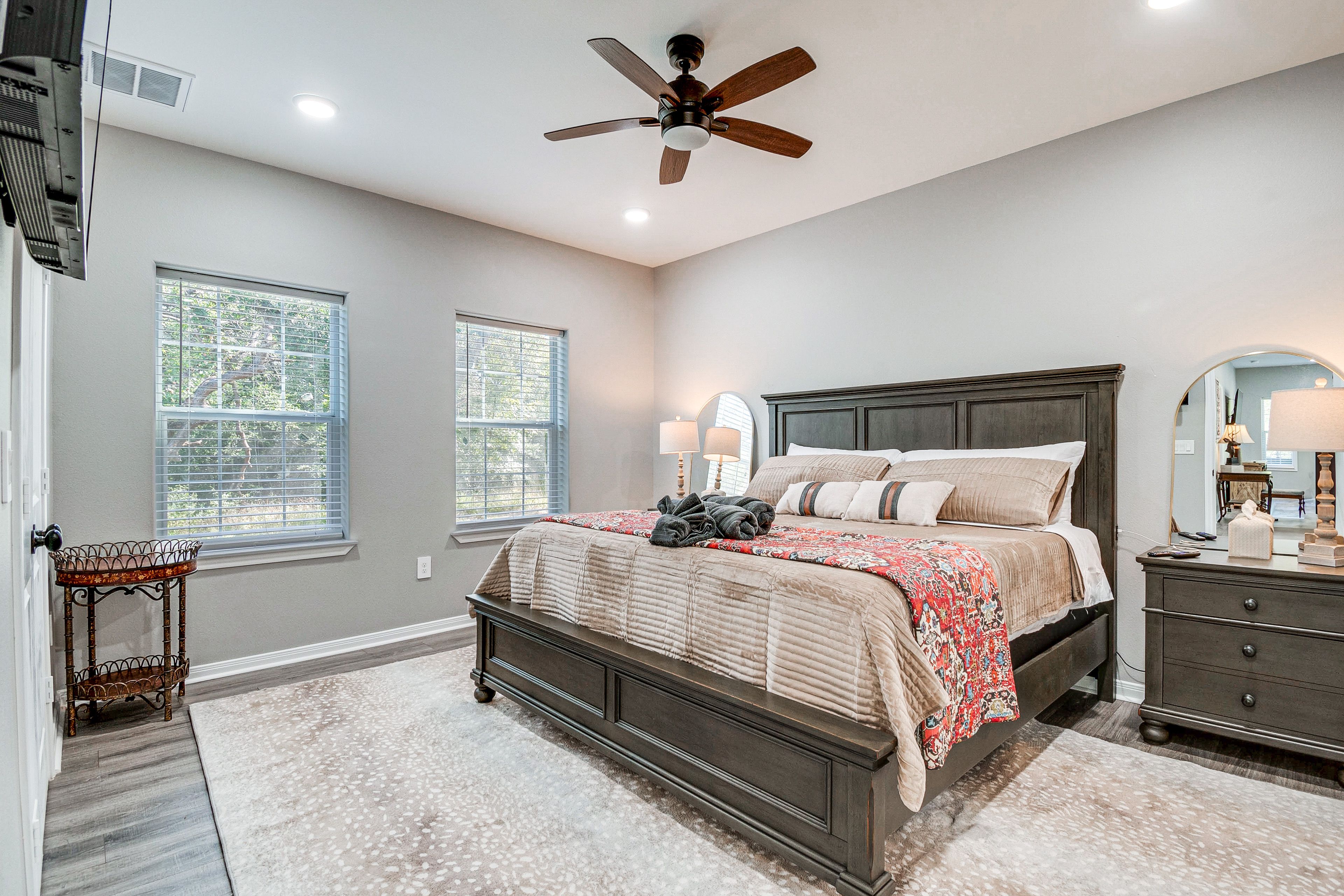 Bedroom 1 | King Bed | En-Suite Bathroom