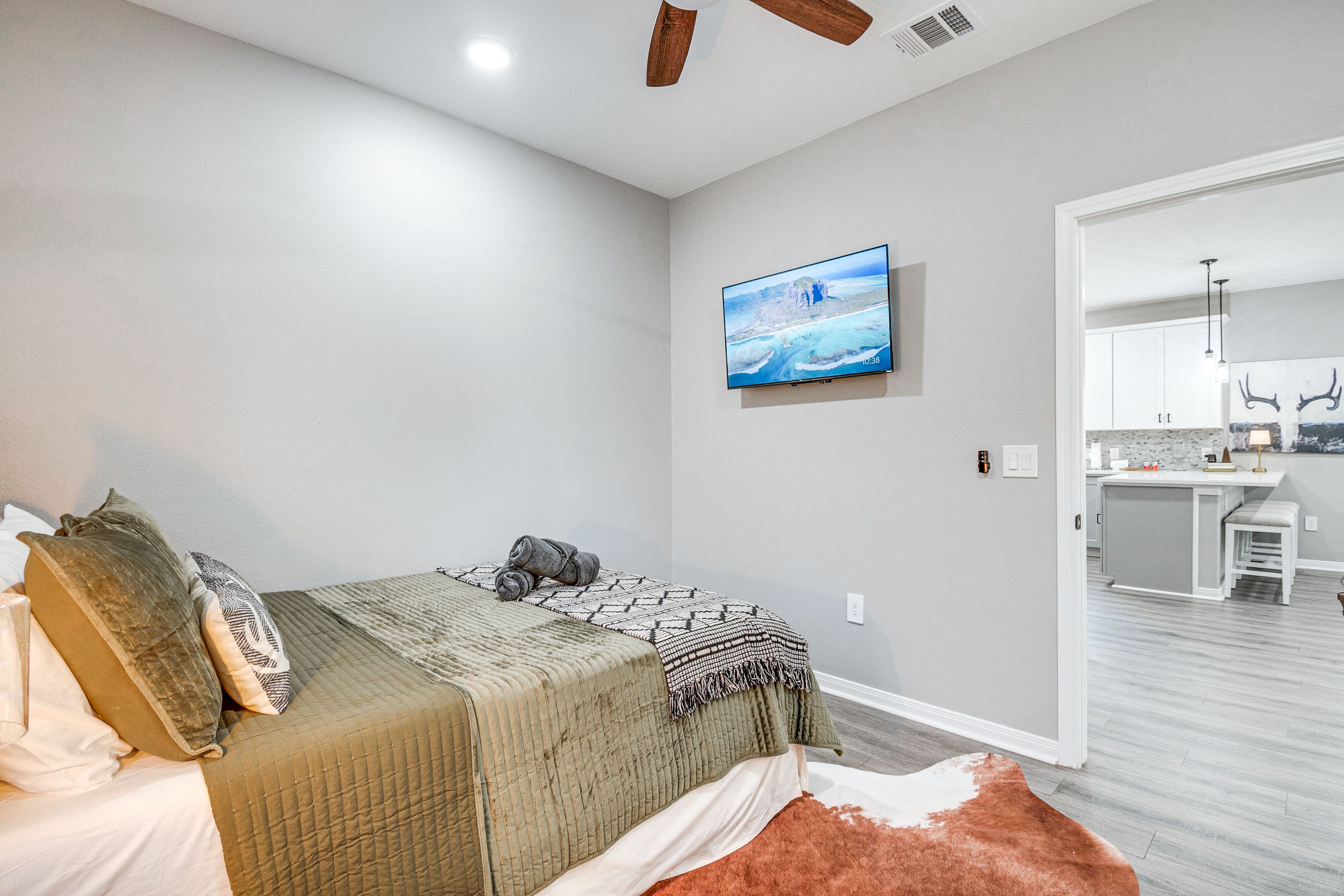 Bedroom 2 | Queen Bed | Linens Provided