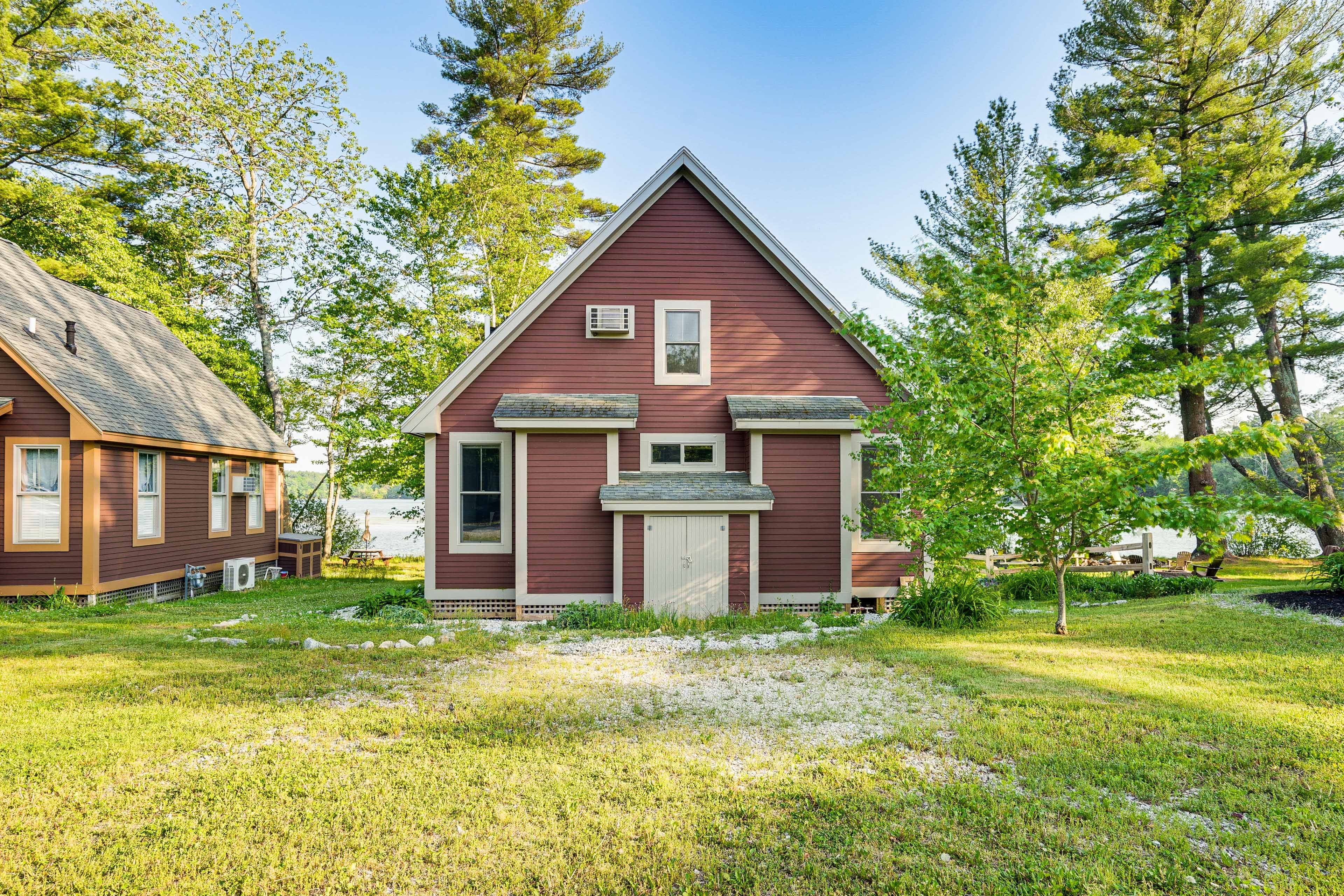 Parking | Driveway (2 Vehicles) | Community Parking Lot Available