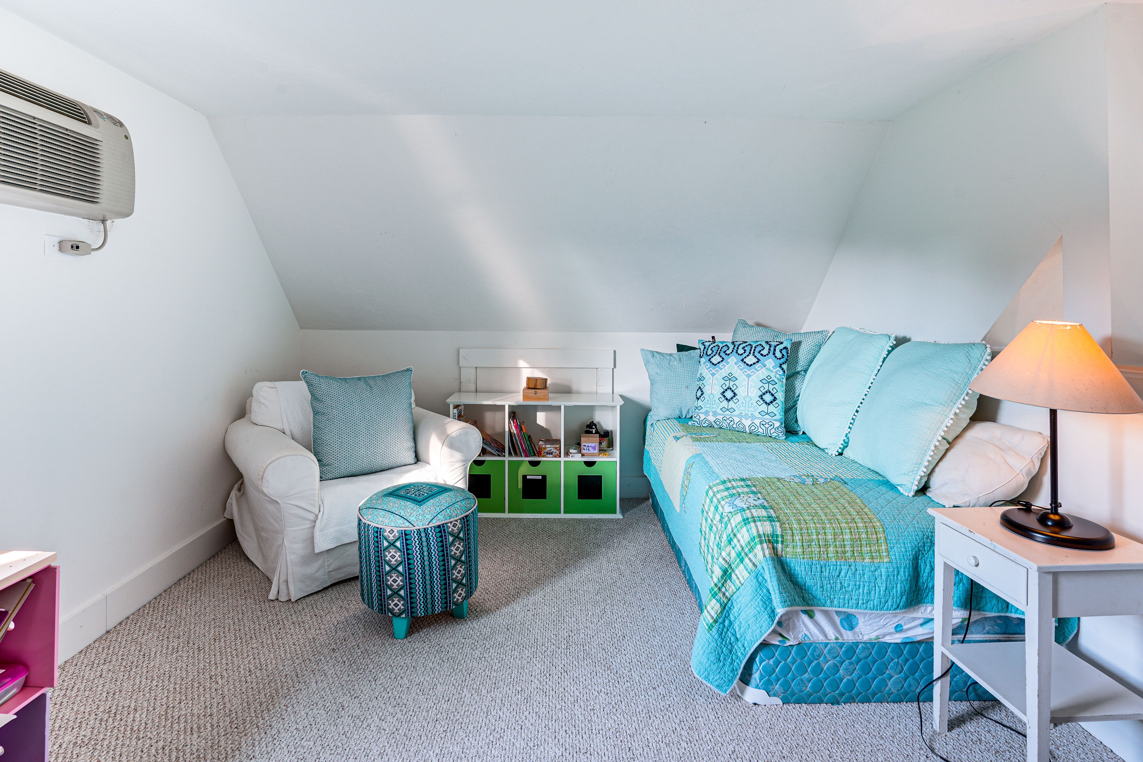 Loft | 2 Twin Beds | 2nd Level