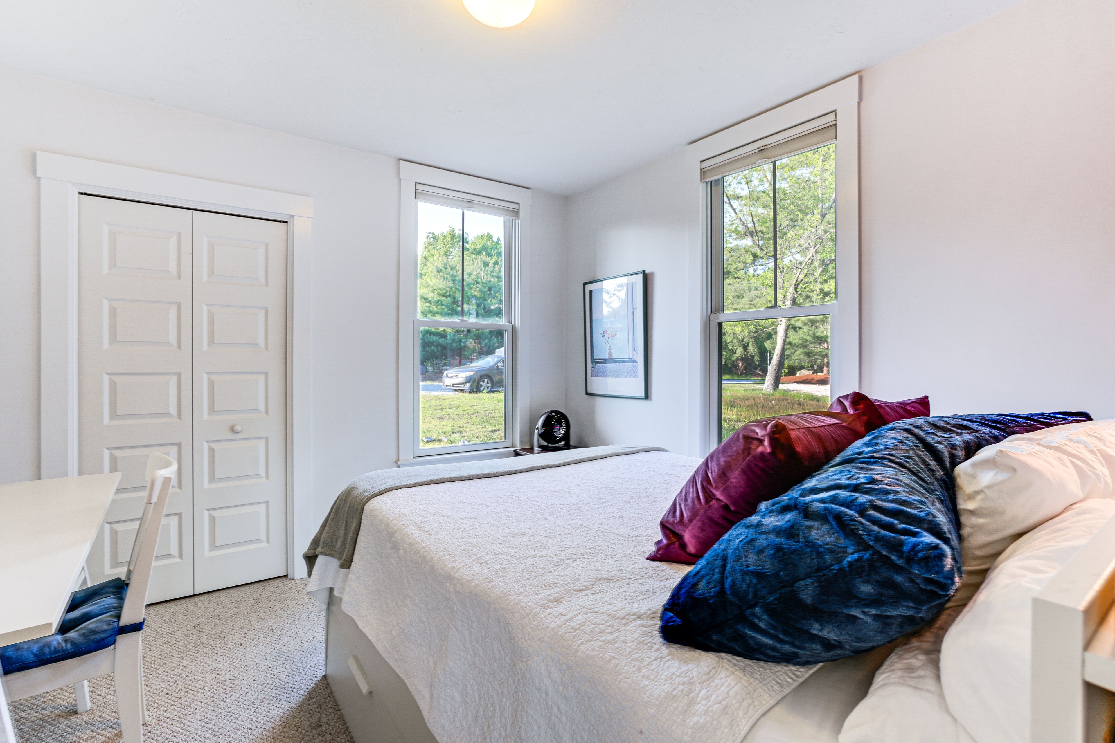 Bedroom 2 | Queen Bed | Desk | 1st Level