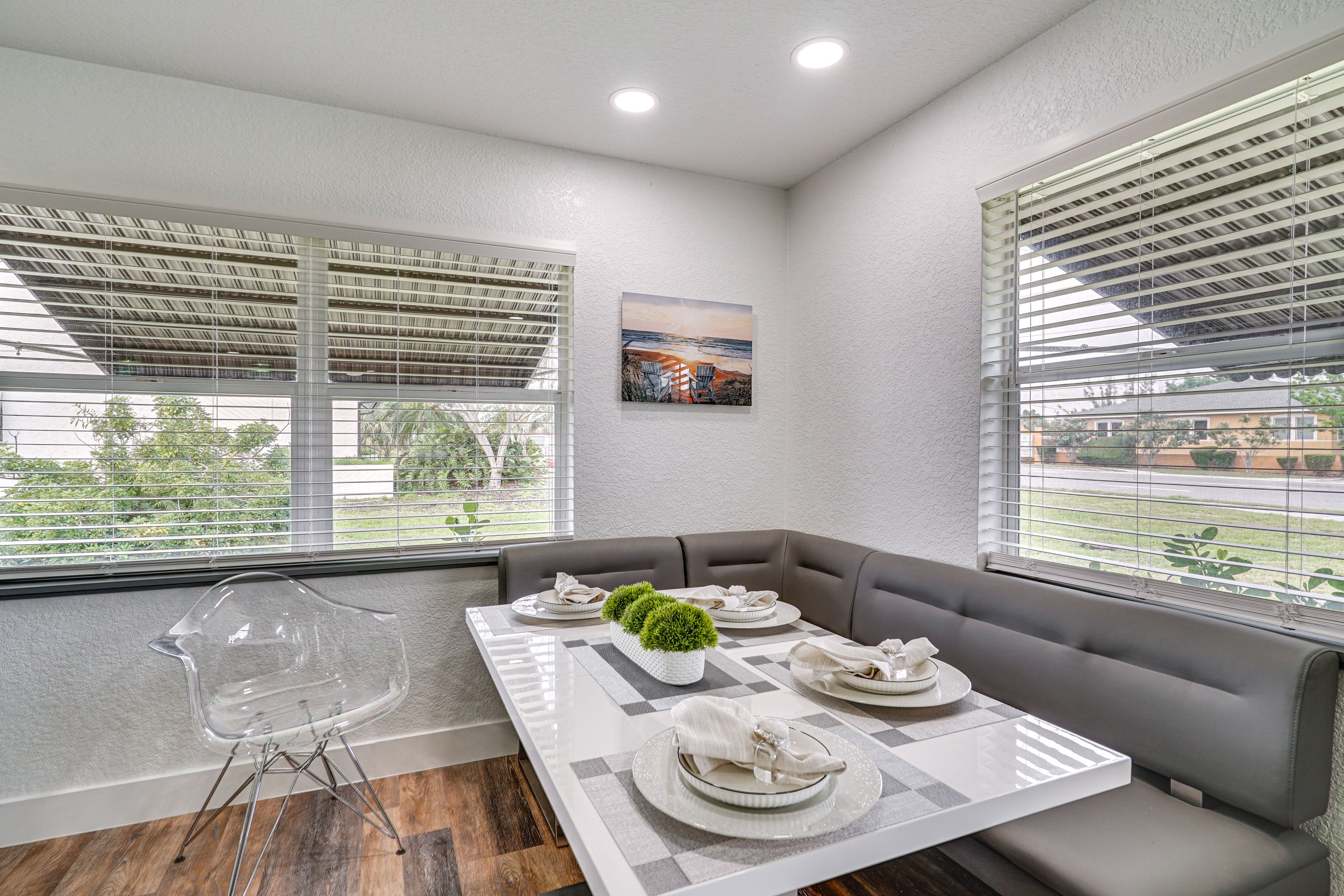 Dining Nook | Dishware & Flatware
