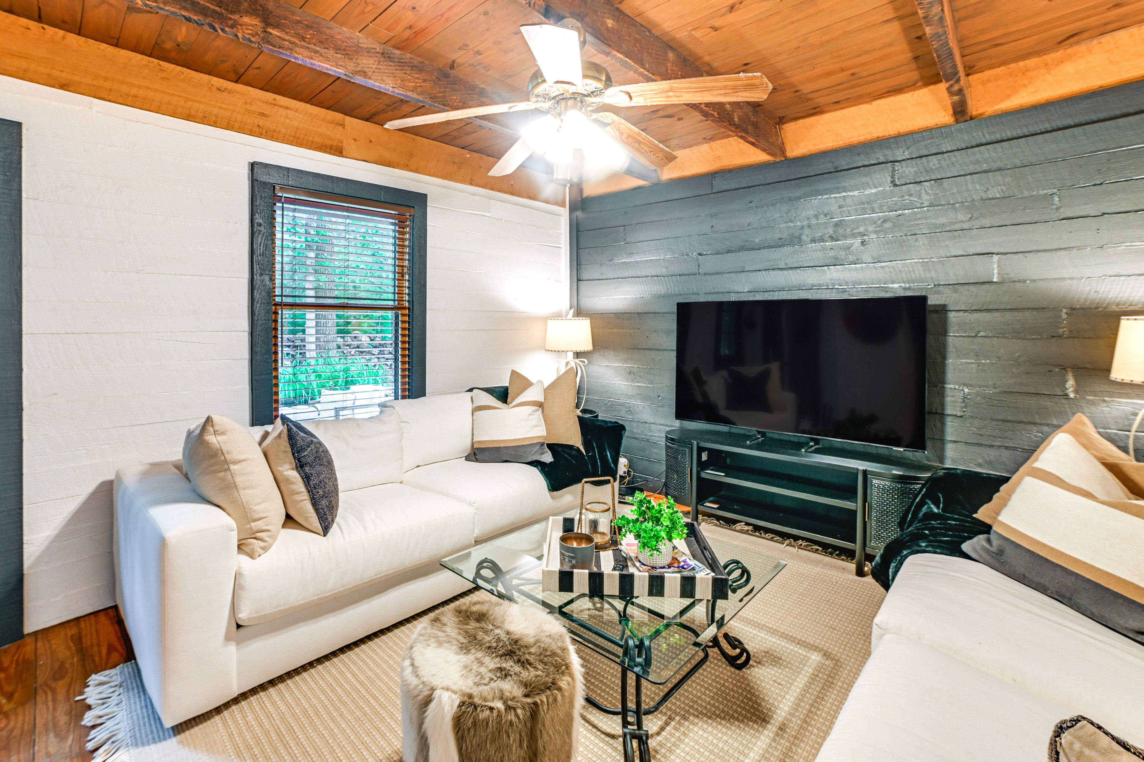 Back Living Area | Flat-Screen TV | 1st Floor