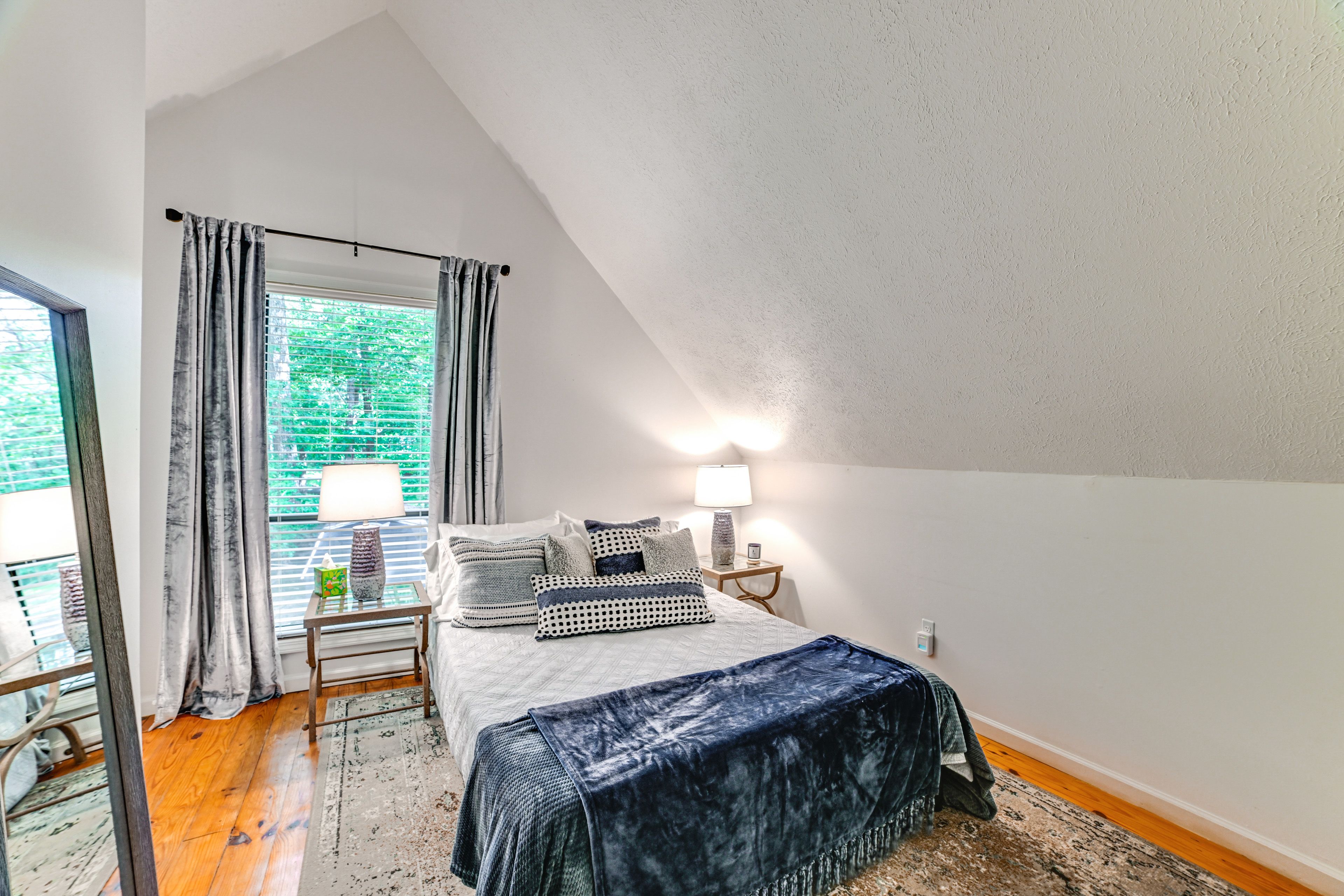 Bedroom 2 | Queen Bed | Flat-Screen TV | 2nd Floor