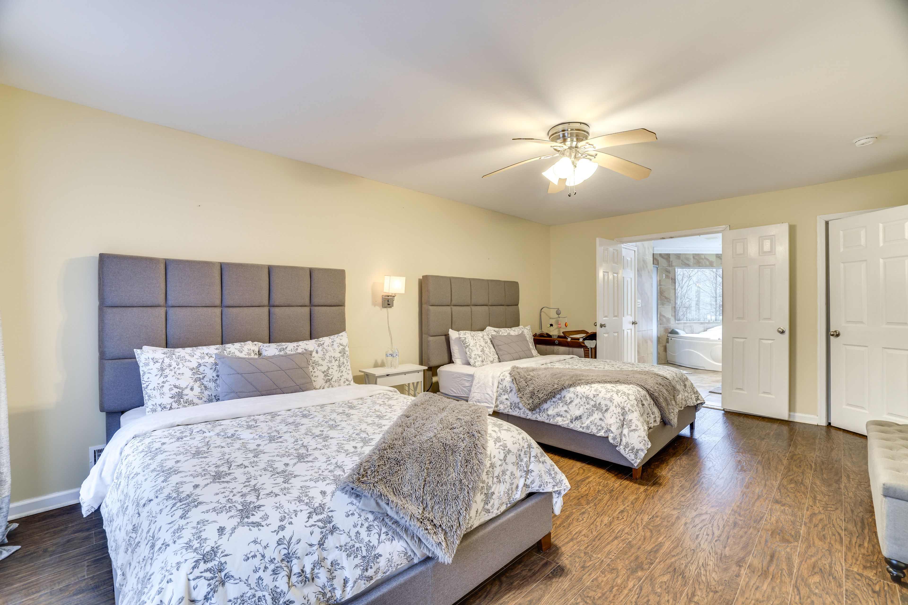 Bedroom 1 | 2nd Floor | 2 Queen Beds | En-Suite Bathroom