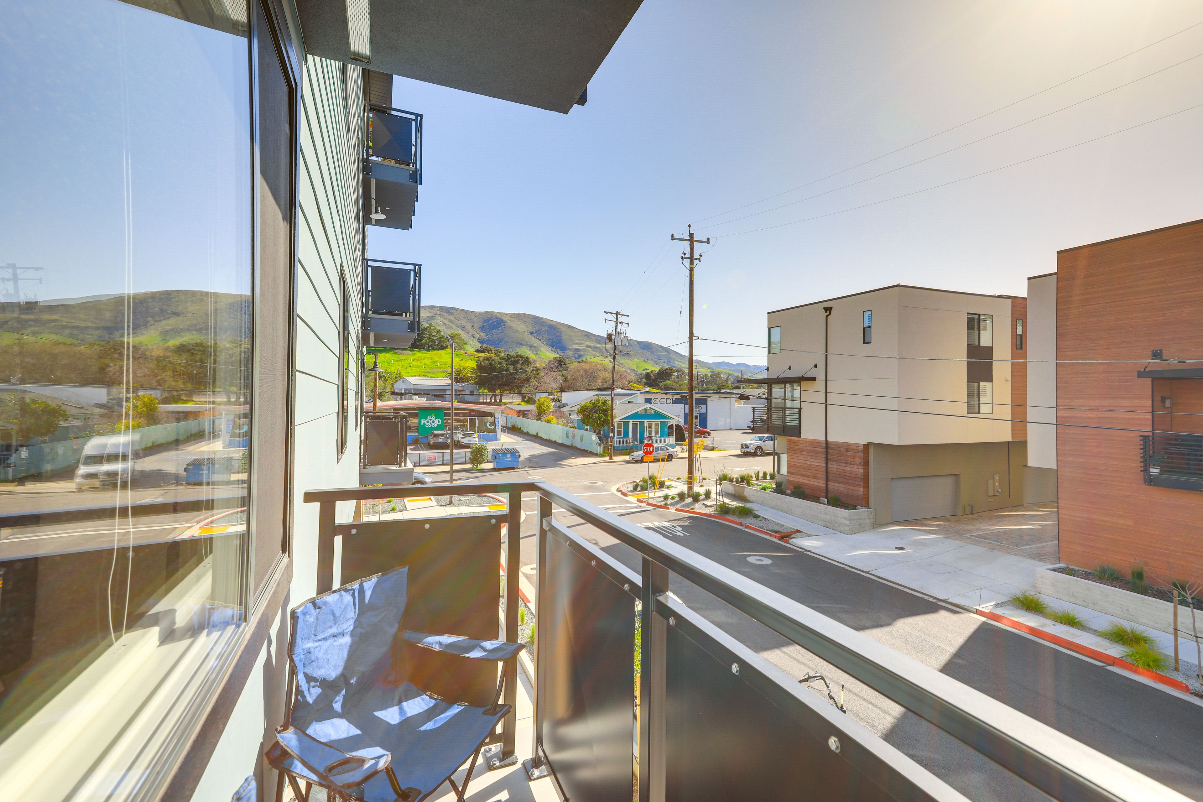 Condo Exterior | Furnished Balcony