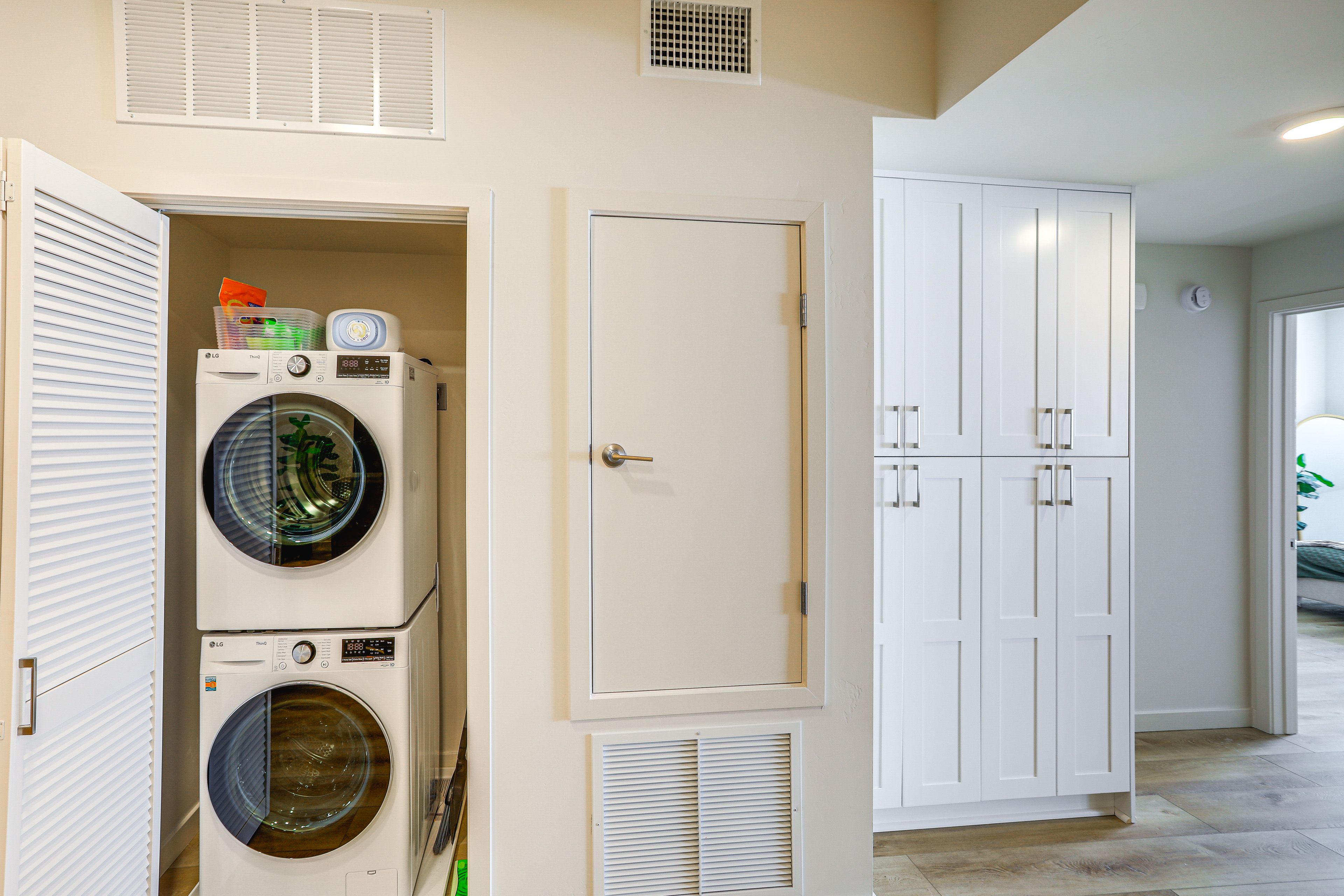 Laundry | Detergent Provided