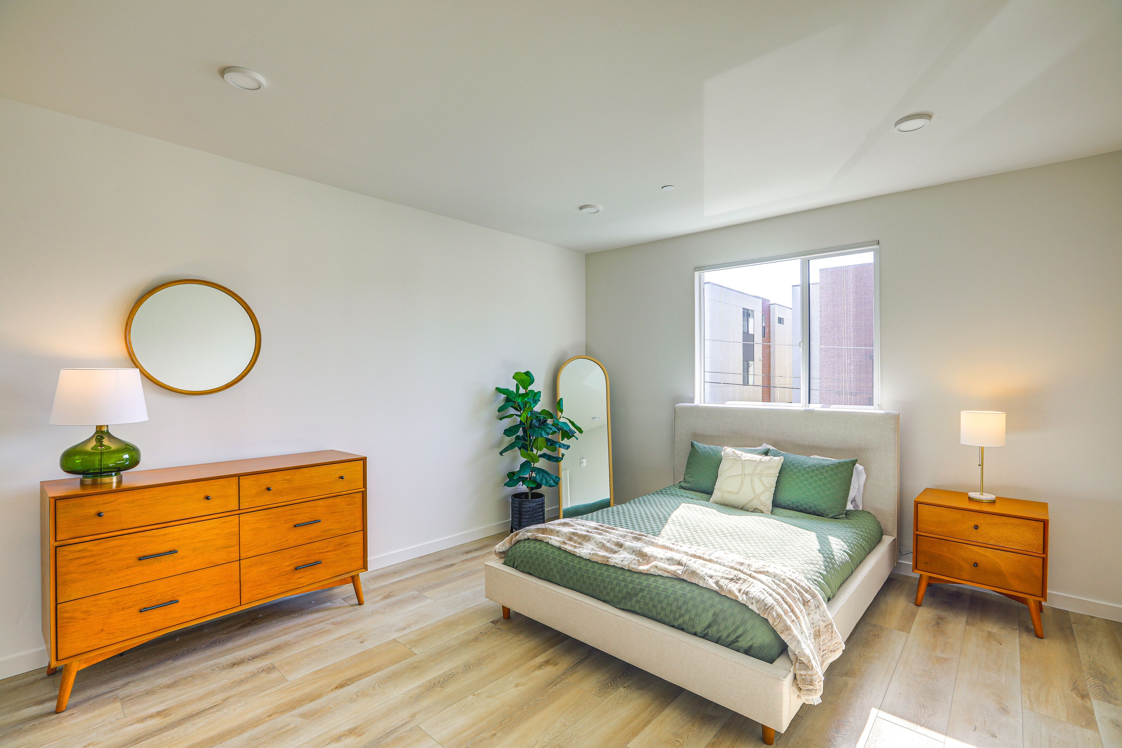 Bedroom 2 | Queen Bed