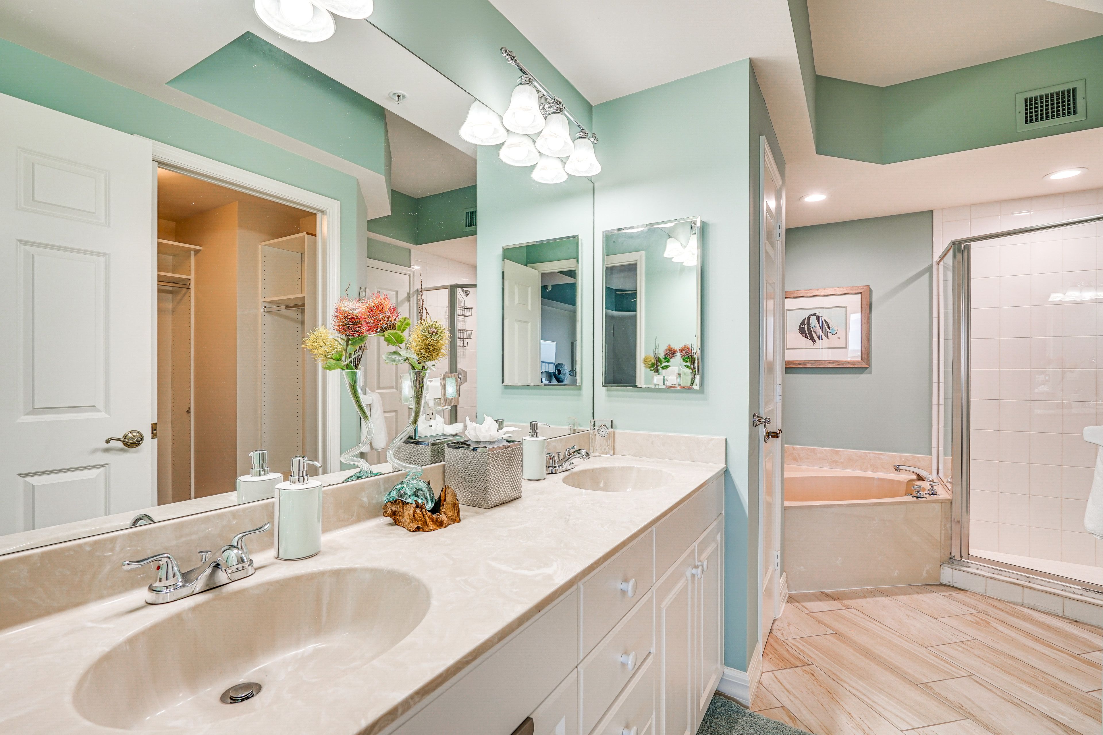 Full Bathroom | Complimentary Toiletries