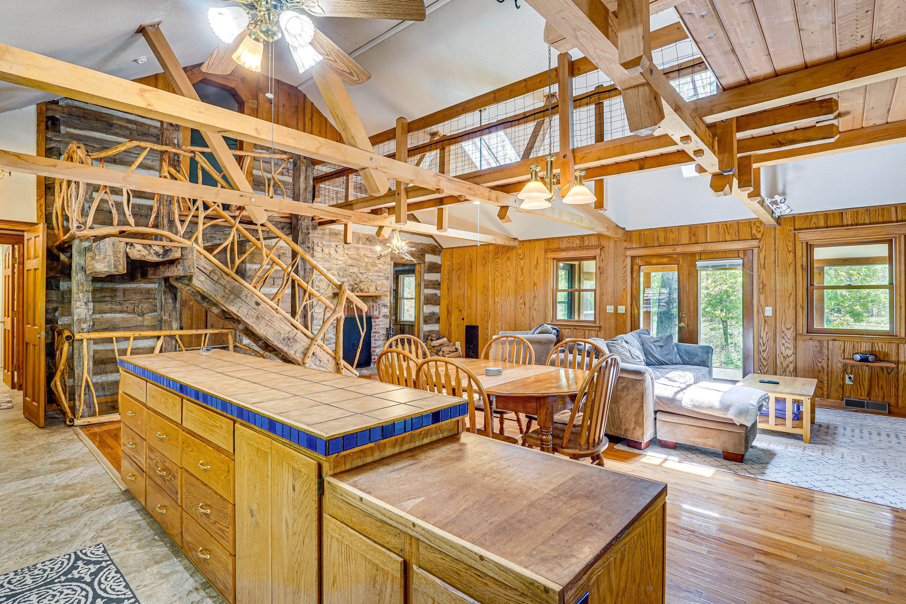 Dining Area | Dishware/Flatware Provided | 2nd Floor