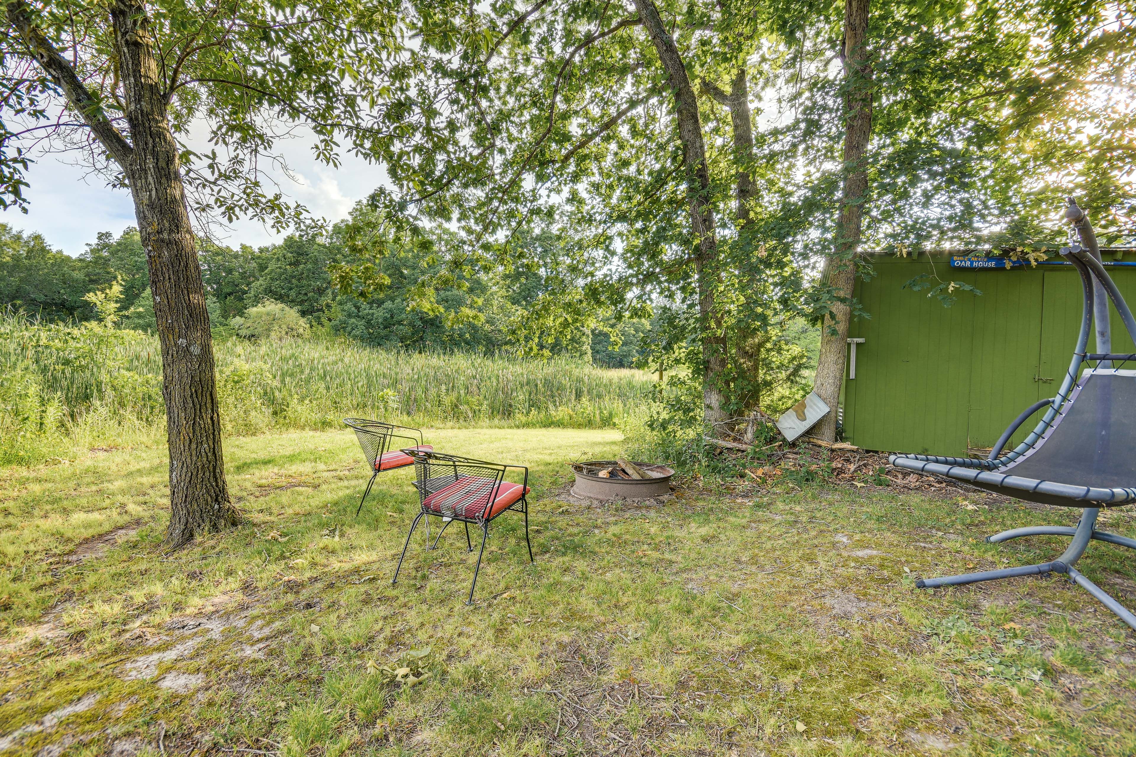 Yard | Fire Pit | Hammock Chair