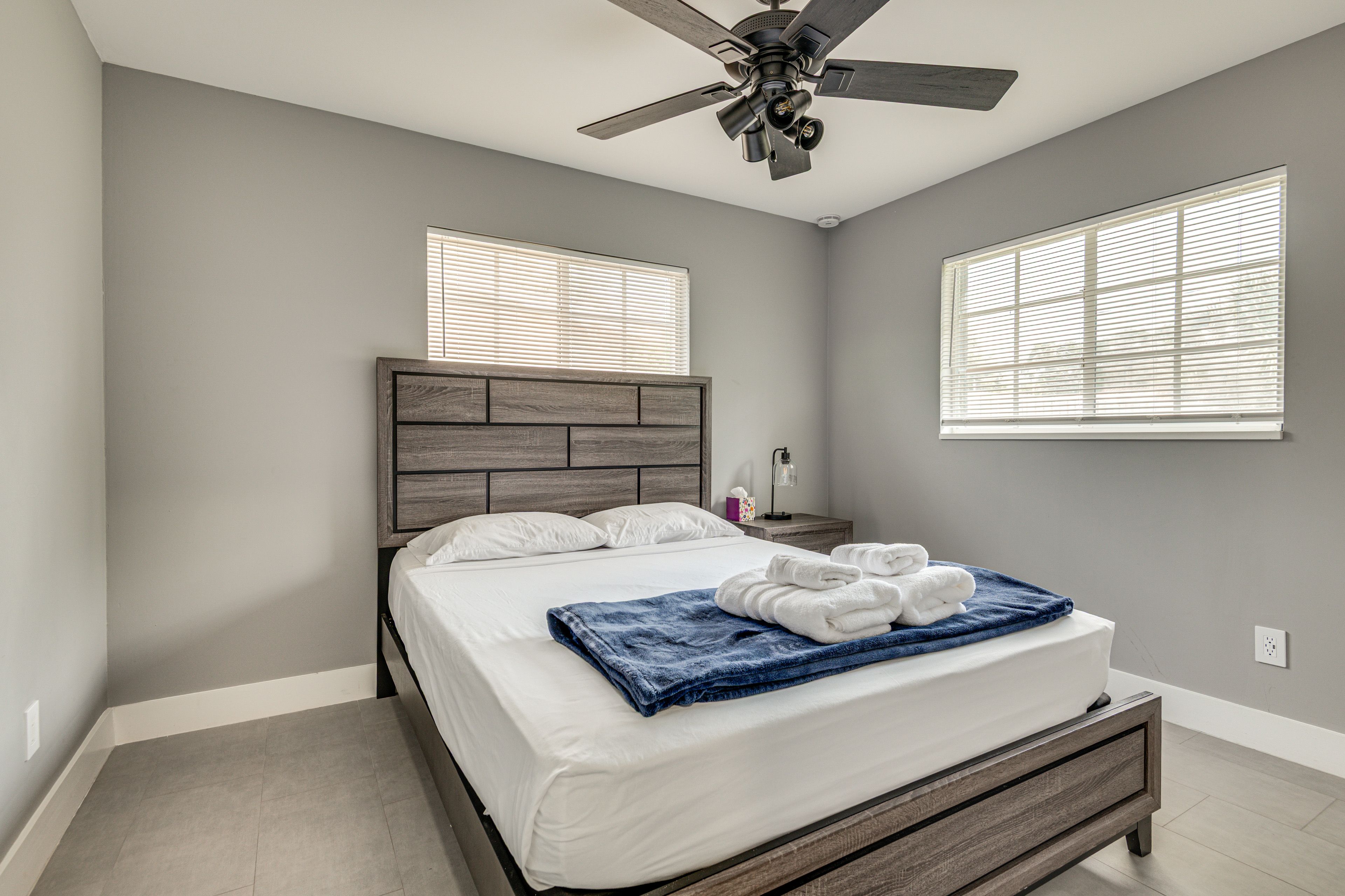 Bedroom 4 | Queen Bed