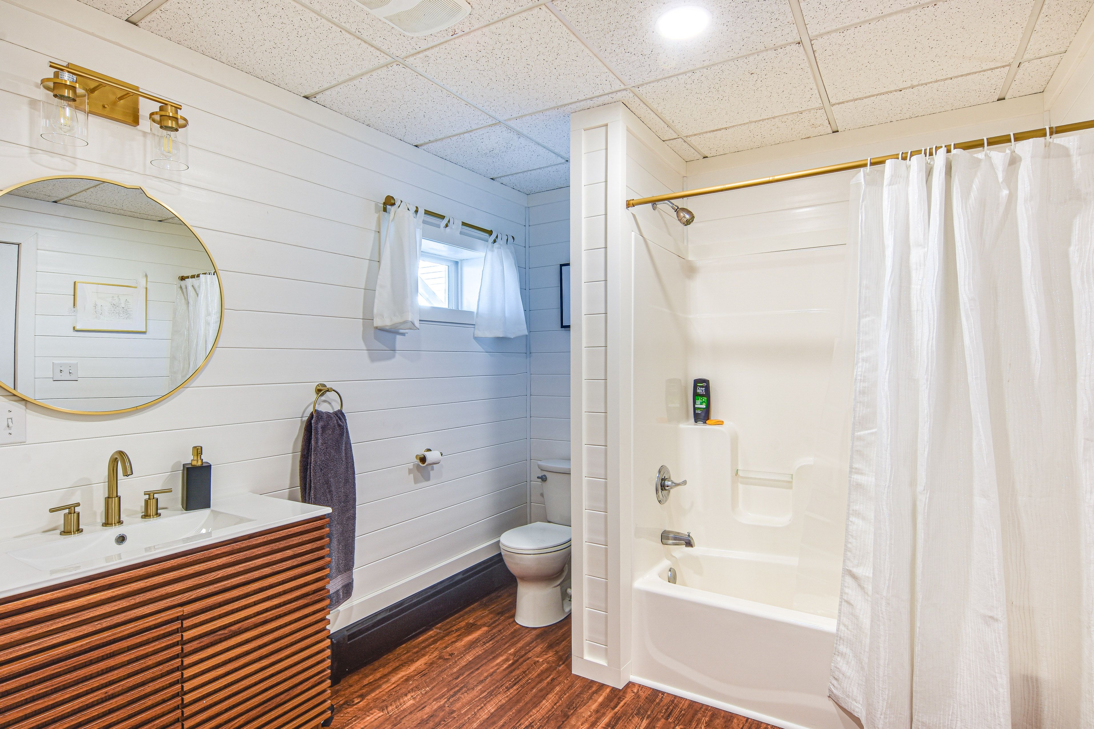 Full Bathroom | Basement