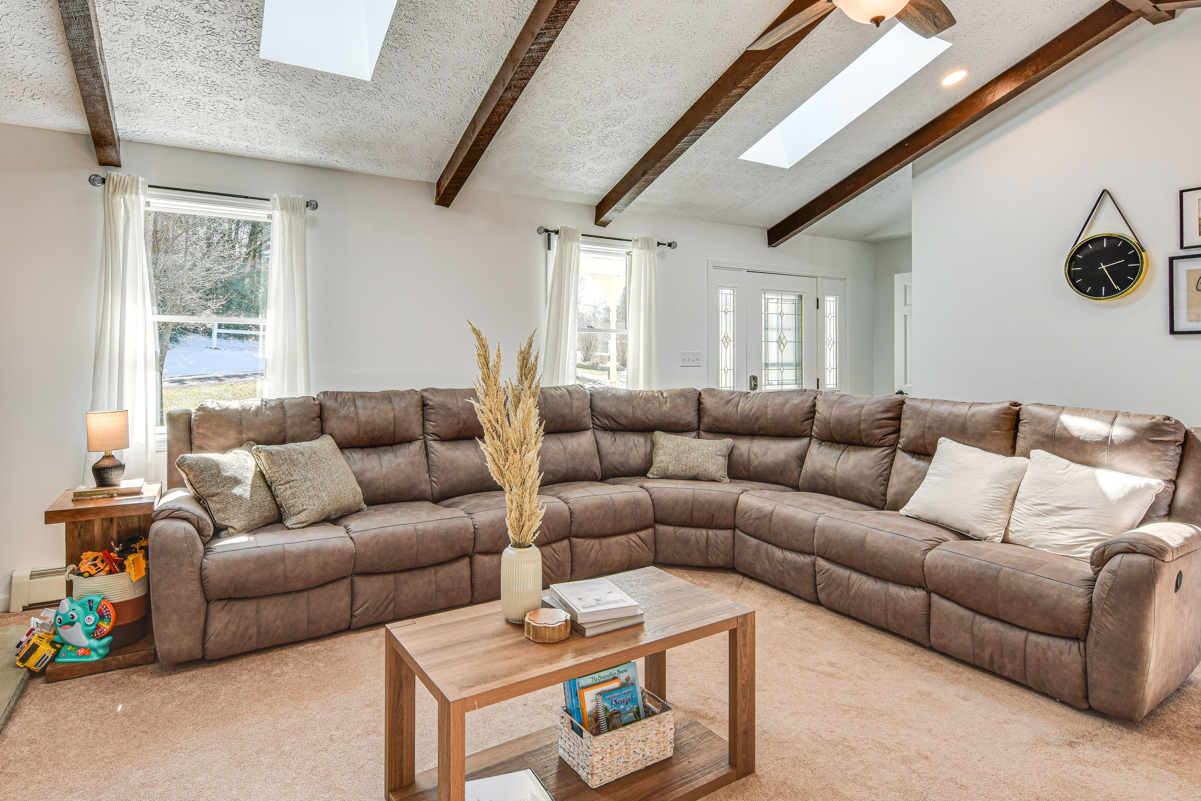 Living Room | 1st Floor | Central Heating | Free WiFi | Kids' Toys & Games