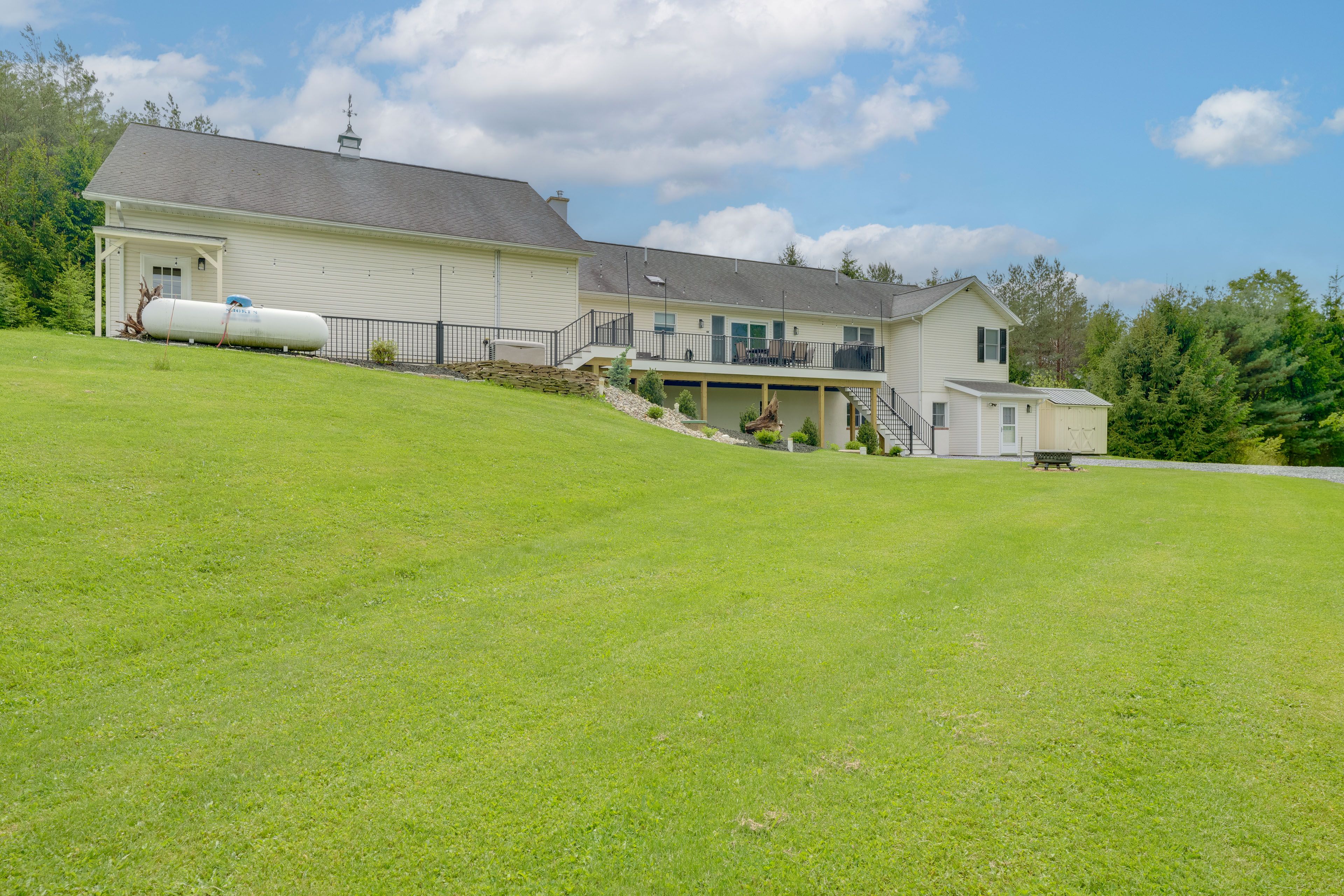Private Acreage | Wood-Burning Fire Pit | Standing Swing
