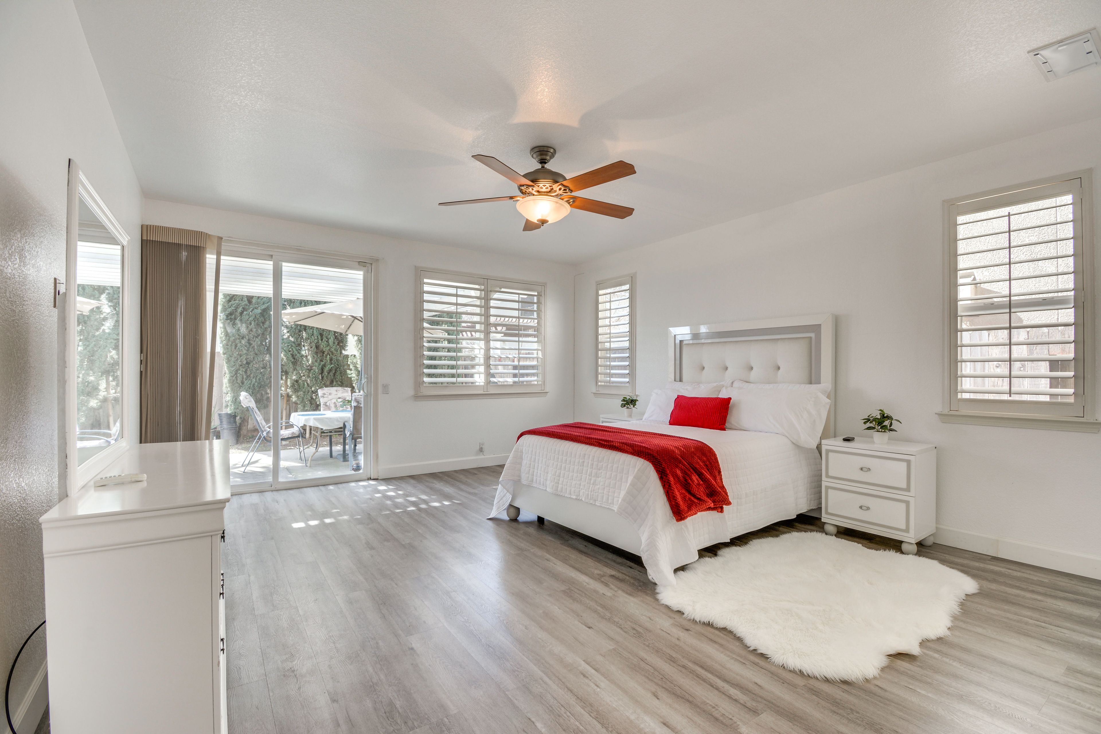 Bedroom 1 | Queen Bed | 1st Floor | En-Suite Bathroom