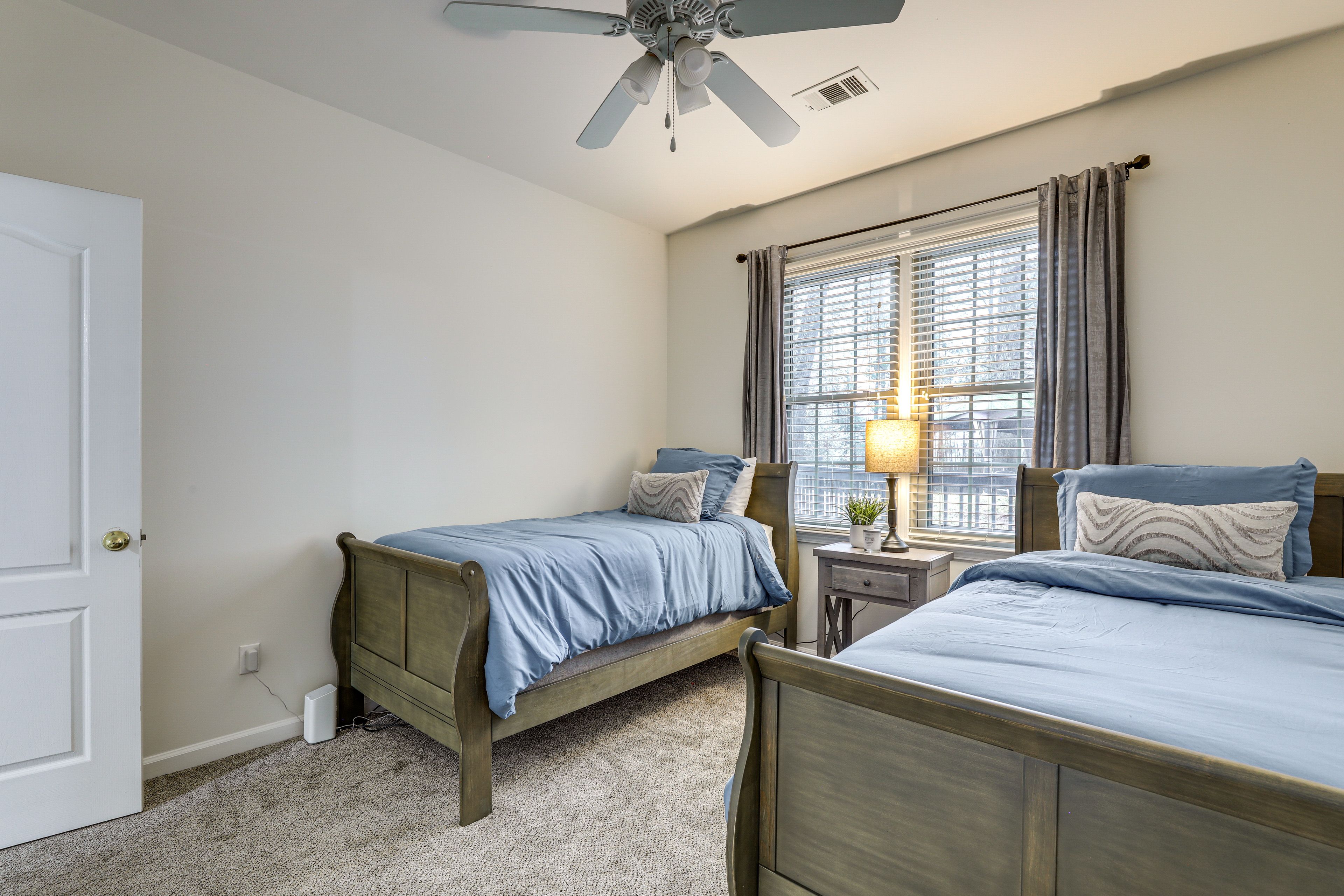 Bedroom 5 | 1st Floor | 2 Twin Beds
